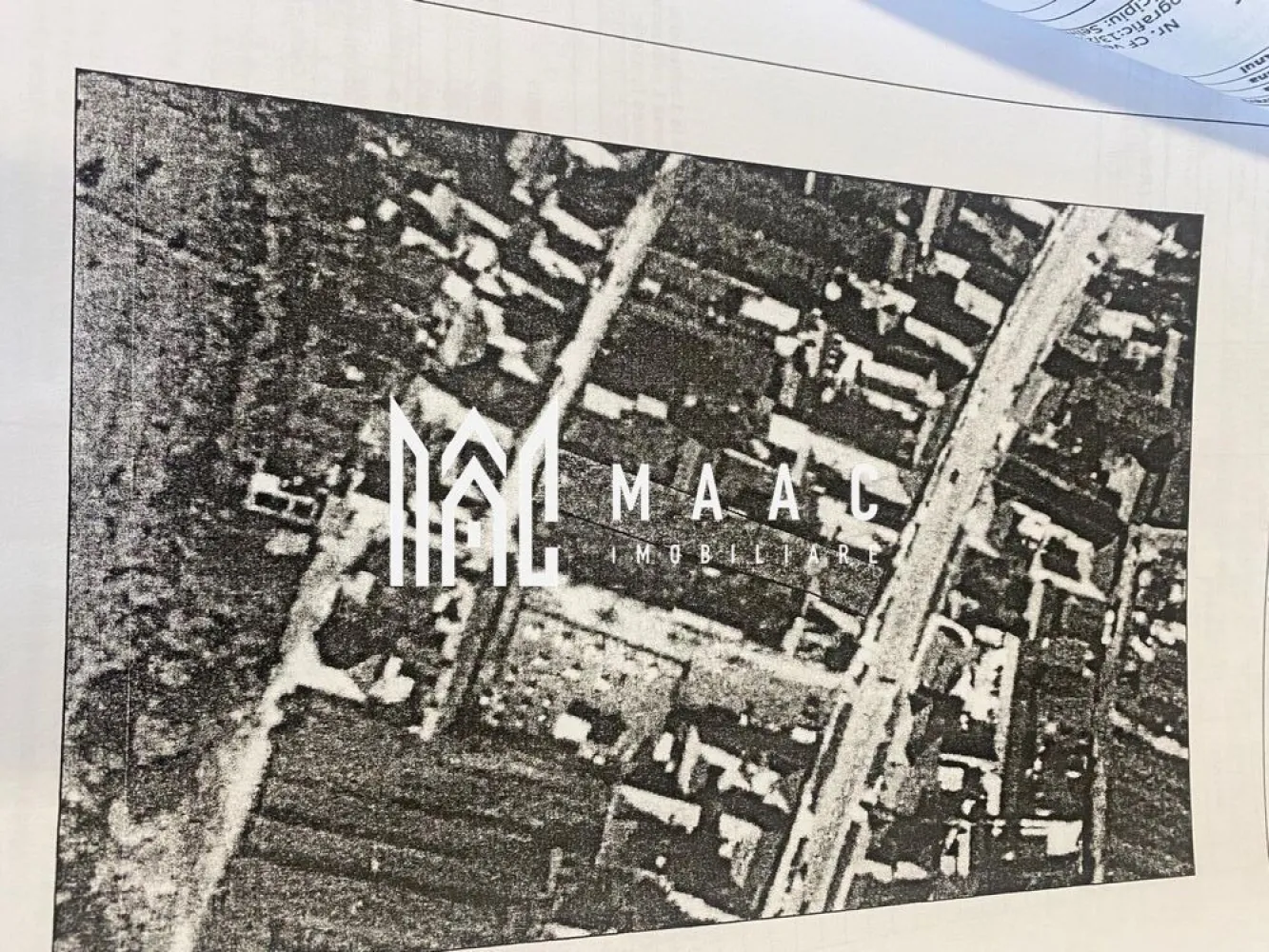 Teren Intravilan | 600 Mp | Selimbar - MAAC Imobiliar vă oferă spre vânzare un teren de 600 mp, ideal pentru construcții. 

Situat în Selimbăr, în centrul localității, terenul beneficiază de o locație excelentă, fiind aproape de grădiniță și de Școala Gimnazială. 

Pentru mai multe detalii, nu ezitați să ne contactați specificand ID:CP2292565