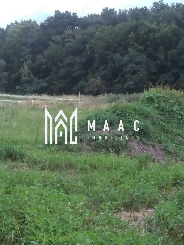 Teren intravilan I 750mp I PUZ I Urbanism I Selimbar - MAAC Imobiliare vă propune spre vânzare un teren intravilan situat în cartierul Tineretului din Șelimbăr, o oportunitate excelentă pentru investiție sau dezvoltare rezidențială, ideal pentru construcția unei case sau a două imobile rezidențiale, conform certificatului de urbanism. Proprietatea dispune de un regim de înălțime aprobat D+P+E sau P+E+M, oferind flexibilitate în proiectare și dezvoltare.

Terenul are o suprafață de 750 mp și beneficiază de PUZ aprobat, precum și de certificat de urbanism care confirmă posibilitatea edificării locuințelor menționate, ceea ce reprezintă un avantaj important pentru viitorii proprietari sau investitori interesați de o zonă în continuă dezvoltare din Șelimbăr.

Amplasarea la șosea oferă acces facil și vizibilitate excelentă, iar deschiderea generoasă de 22 ml contribuie la multiple posibilități de compartimentare și valorificare a terenului. Proximitatea față de pădure creează un cadru natural liniștit, cu aer curat și intimitate, ideal pentru construirea unei locuințe confortabile într-o zonă apreciată pentru echilibrul dintre natură și accesibilitate.

Documentația completă, poziționarea avantajoasă și potențialul ridicat de dezvoltare transformă această proprietate într-o alegere inspirată atât pentru locuire, cât și pentru investiție pe termen lung.

Pentru mai multe detalii, vă rugăm să precizați telefonic că ați văzut anunțul cu CP2291264.