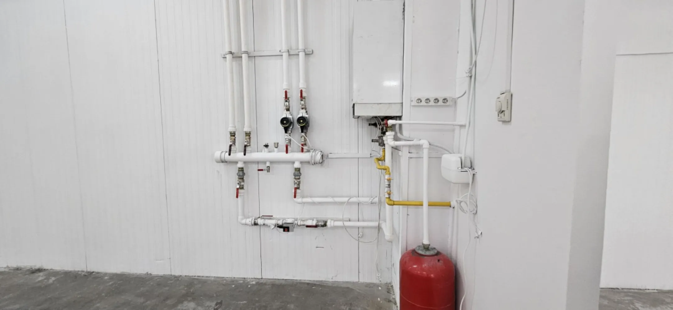Pantelimon hala productie depozitare - K Imobiiare propune in zona Pantelimon Cora spatiu depozitarte/productie , suprafata 1160 mp , curent trifazic , putere mare instalata , incalzire , racire , locuri de parcare .