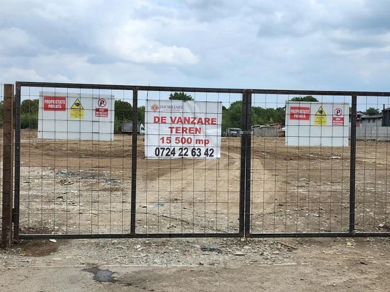 Oportunitate strategică de investiție – teren premium Străulești - K Imobiliare vă propune spre achiziție un teren cu potențial excepțional de dezvoltare, situat în zona Străulești – str. Nădes, una dintre ariile în plină expansiune din nordul Capitalei.

Detalii proprietate:

* Suprafață: **15.500 mp**
* Deschidere: **98 ml**
* Regim urbanistic: **M3 – P+4**
* POT: **60%**
* CUT: **2,5**
* Destinație: **rezidențial / birouri / servicii**

Avantaje competitive:

* Toate utilitățile disponibile la stradă
* Acces facil și vizibilitate excelentă
* Amplasare într-o zonă în continuă dezvoltare
* Ideal pentru proiecte rezidențiale de anvergură sau mixed-use

Localizare premium:
Poziționat într-o zonă liniștită, dar cu acces rapid către principalele artere și puncte de interes din nordul orașului – un echilibru perfect între dezvoltare și confort urban.

**Potrivit pentru investitori vizionari:**
Acest teren oferă cadrul ideal pentru dezvoltări profitabile, într-un context urban favorabil și cu parametri urbanistici generoși.