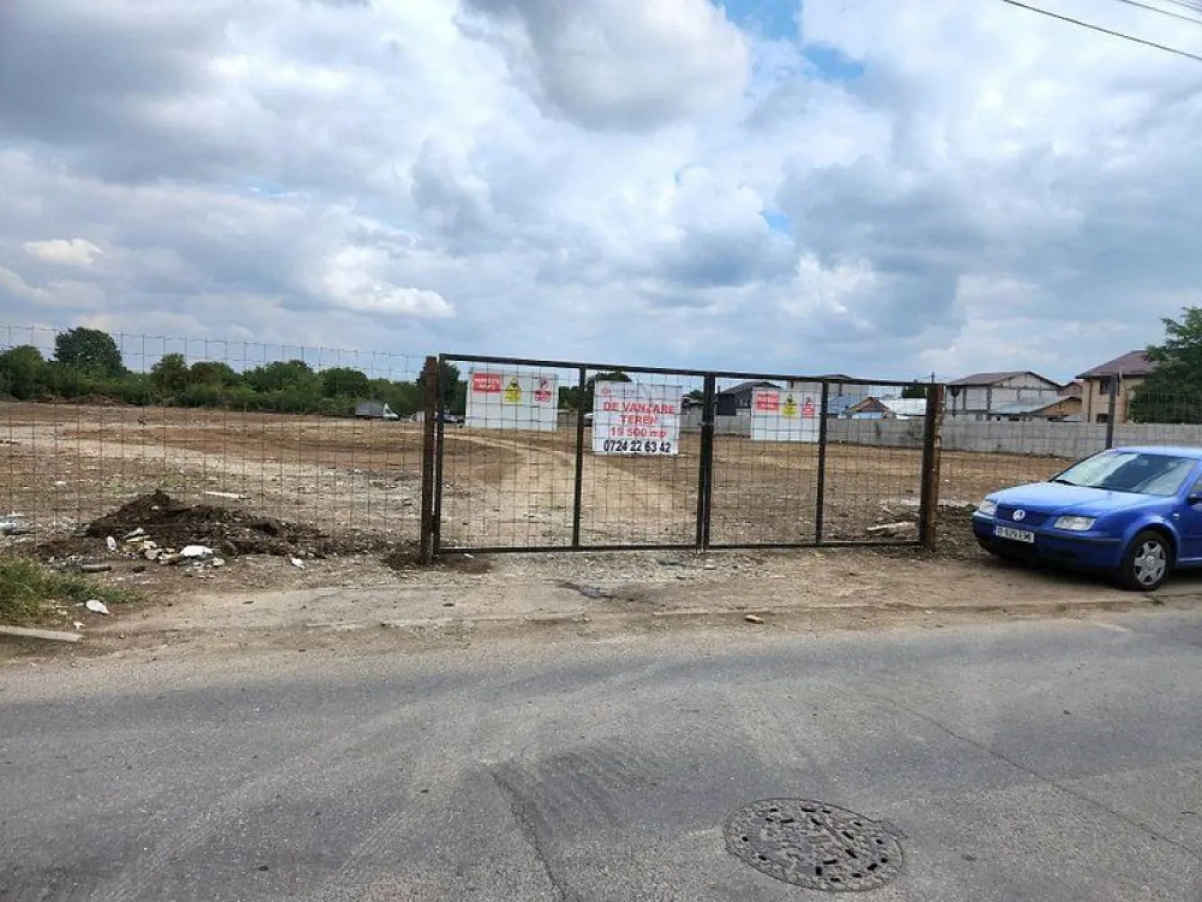 Oportunitate strategică de investiție – teren premium Străulești - K Imobiliare vă propune spre achiziție un teren cu potențial excepțional de dezvoltare, situat în zona Străulești – str. Nădes, una dintre ariile în plină expansiune din nordul Capitalei.

Detalii proprietate:

* Suprafață: **15.500 mp**
* Deschidere: **98 ml**
* Regim urbanistic: **M3 – P+4**
* POT: **60%**
* CUT: **2,5**
* Destinație: **rezidențial / birouri / servicii**

Avantaje competitive:

* Toate utilitățile disponibile la stradă
* Acces facil și vizibilitate excelentă
* Amplasare într-o zonă în continuă dezvoltare
* Ideal pentru proiecte rezidențiale de anvergură sau mixed-use

Localizare premium:
Poziționat într-o zonă liniștită, dar cu acces rapid către principalele artere și puncte de interes din nordul orașului – un echilibru perfect între dezvoltare și confort urban.

**Potrivit pentru investitori vizionari:**
Acest teren oferă cadrul ideal pentru dezvoltări profitabile, într-un context urban favorabil și cu parametri urbanistici generoși.