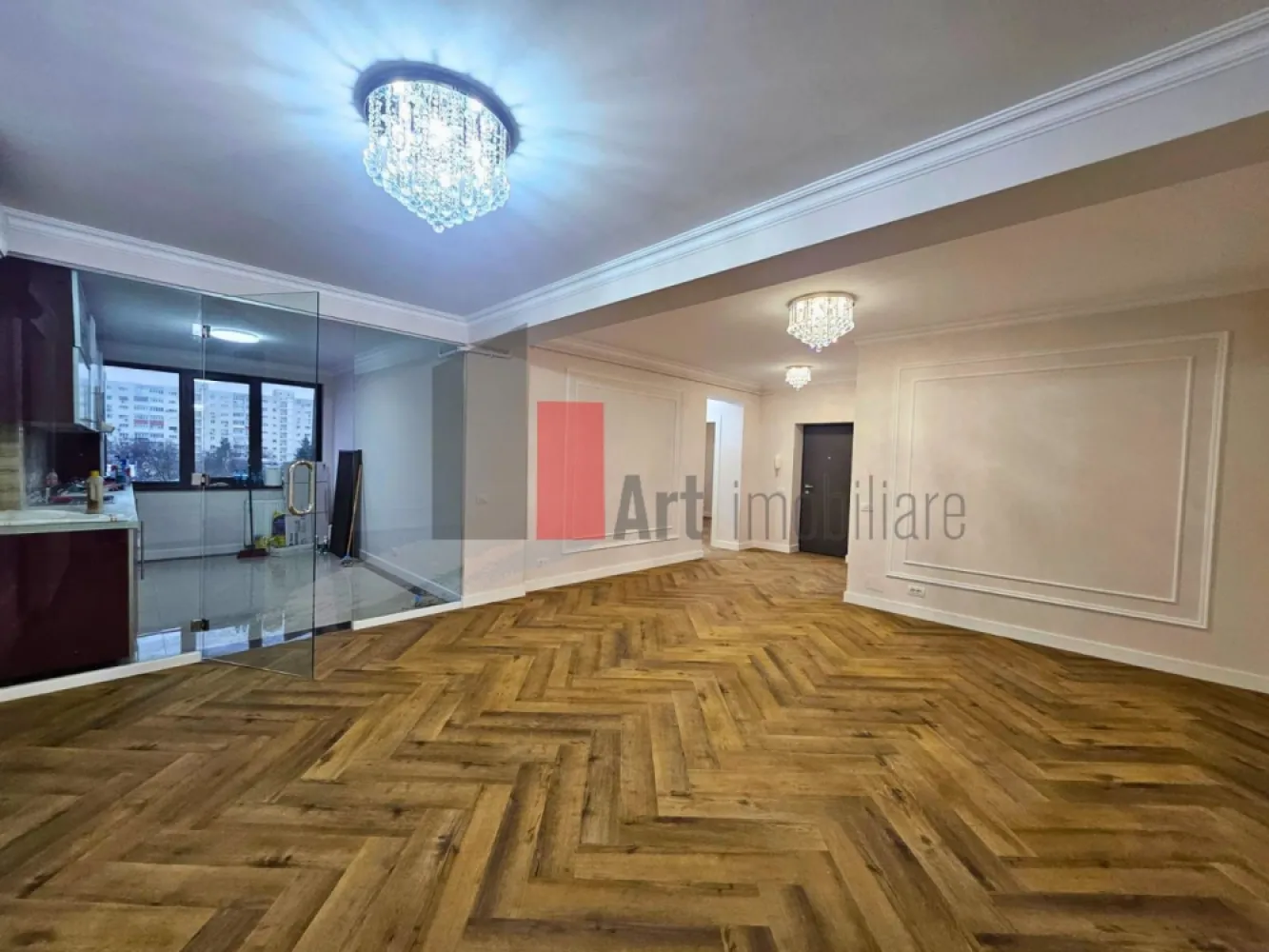 Apartament cu 3 camere-Domenii-Arcul de Triumf-Ion Mihalache-Turda-cu centrala - Apartament cu 3 camere | 80 mp | Domenii – Arcul de Triumf – Ion Mihalache - Turda

Vă propunem spre vânzare un apartament de trei camere, decomandat, cu 3 unitati de aer conditionat, cu centrala, situat într-una dintre cele mai căutate zone ale Capitalei – Piața Domenii, la câteva minute de Arcul de Triumf și Piața Victoriei.

Apartamentul are o suprafață totală de 80 mp, este amplasat într-un bloc nou cu 10 apartamente, finalizat în 2015, și a fost renovat complet în ianuarie 2026, fiind practic la prima utilizare după renovare.

Compartimentarea este modernă și foarte eficientă:

living generos de 45 mp, luminos și aerisit

bucătărie separată, delimitată elegant prin sticlă

două dormitoare confortabile, ideale pentru familie sau birou

finisaje contemporane premium, atent alese

Proprietatea se remarcă prin spațiu, lumină naturală și poziționare excelentă, fiind ideală atât pentru locuire proprie, cât și pentru investiție (zonă premium, cerere constantă).

Acces rapid către centru, parcurile Domenii, Kiseleff, Herăstrău, restaurante, instituții și mijloace de transport.