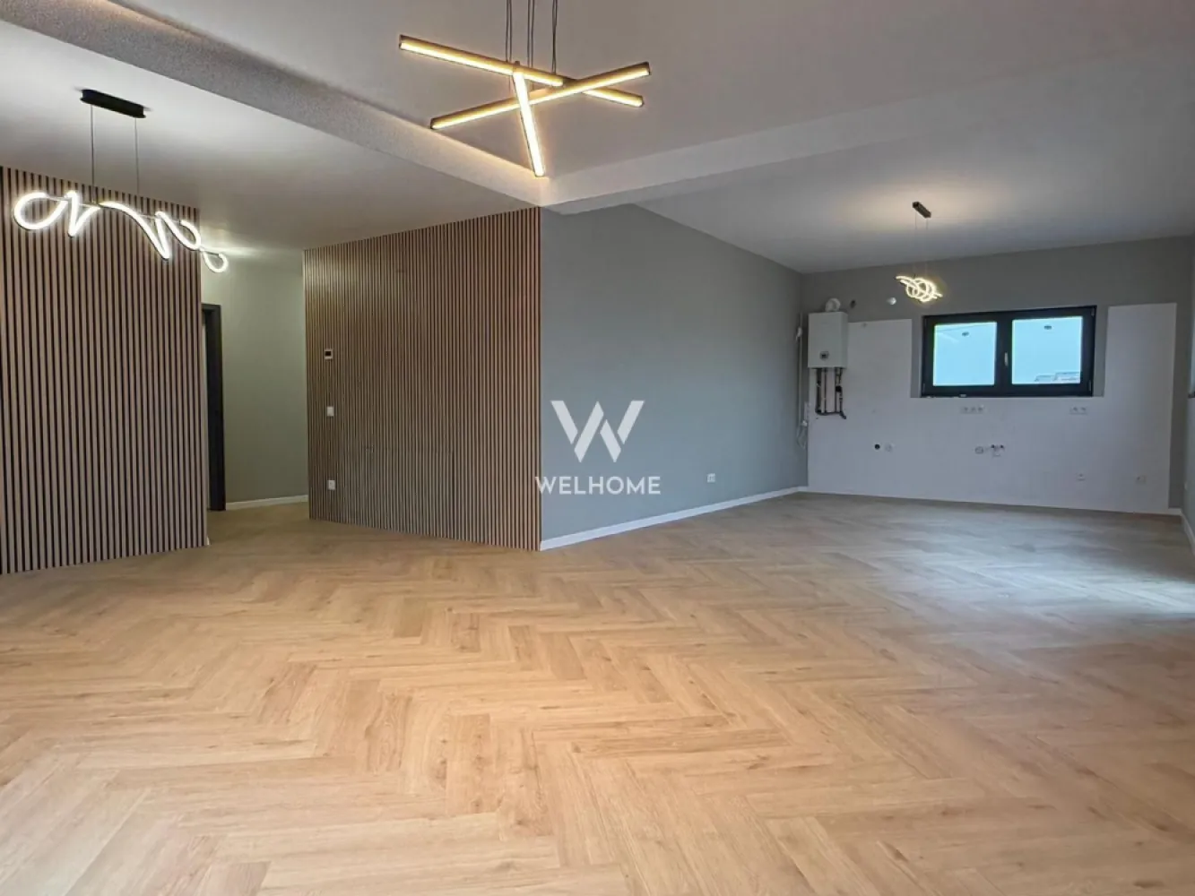 Apartament la Vila, 4 camere si gradina privata - Apartament la Vila, Proiect Premium in Cartierul Arhitectilor, Sibiu

!!! Locuințe premium pentru un trai deosebit !!!

Proiect nou si exclusivist, cu doar 4 apartamente de 2, 3 și 4 camere, concepute pentru confortul și stilul tău de viață.

Puncte forte:

✅ Izolație cu vată bazaltică de 10 cm pentru confort termic maxim
✅ Balustrade din sticlă securizată pentru un design modern și siguranță
✅ Supraveghere video non-stop pentru siguranța ta și a familiei tale
✅ Încălzire în pardoseală – confortul suprem în fiecare cameră
✅ Geamuri premium cu 3 foi de sticlă + 3 garnituri pentru izolare fonică și termică excelentă
✅ Centrală termică Bosch în condensare, eficientă și economică
✅ Iluminat exterior pentru un ambient plăcut și sigur
✅ Balcoane și terase hidroizolate pentru durabilitate și protecție în timp
✅ Finisaje de înaltă calitate, care aduc un plus de eleganță fiecărui detaliu

Compartimentare: 115mpu impartiti in 3 dormitoare fiecare prevazute cu baie proprie si dressing, Living, Bucatarie, baie de serviciu, terasa acoperita si gradina privata de aprox 200 mp la exterior!! (vezi schita)

Predare: Unitatea locativa in lucru cu termen de receptie in Decembrie 2025, LA CHEIE!

Pret: 203.800 Euro + TVA
Contact:Cosmin-0743292794