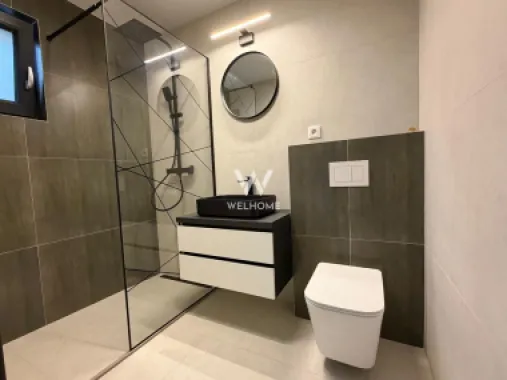 Apartament la Vila, 4 camere si gradina privata