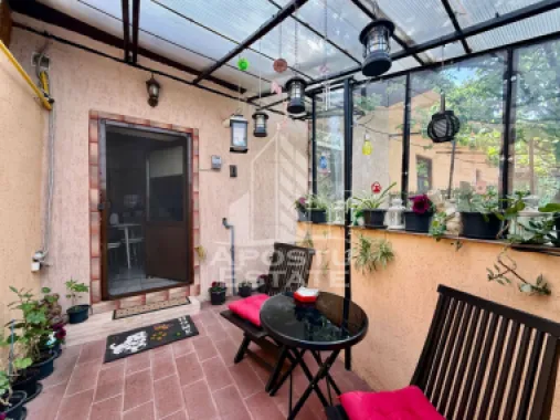 Apartament cu 2 camere si curte de vanzare in Complexul Studentesc