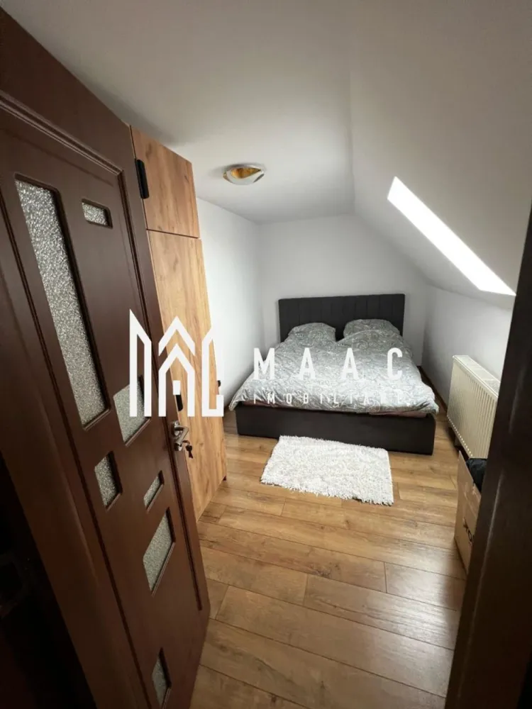 Apartament 3 Camere | 55 MPU | Renovat Recent | Hipodrom 2 - MAAC Imobiliare va prezinta un apartament complet renovat, situat în orașul Sibiu, cartierul Hipodrom 2. Apartamentul are o suprafață utilă de 54 mp și un balcon închis de 3,8 metri lungime.
 Este compus din două dormitoare decomandate, un living open space, o baie complet renovată și o bucătărie pe balcon.

Specificații și dotări:

Renovare completă: Gresie, faianță, sanitare, robineți noi.
Centrala termică: Nouă, marca Ariston.
Instalația electrică: Refăcută complet, inclusiv doze, prize, întrerupătoare etc.

Balcon închis: Termopan complet, cu acoperiș nou.
Ferestre: Schimbate, cu pervaz interior și exterior, uși interioare noi
Pardoseală: Parchet în camere și gresie în living.
Bucătărie pe balcon: Mobilier făcut pe comandă, electrocasnice noi (aragaz, hotă, frigider, mașină de spălat, uscător, espressor de cafea, televizor Smart).
Apartamentul se vinde complet mobilat, cu toate electrocasnicele noi și garanțiile acestora.

Facilități în apropiere:

Grădiniță la 10 metri.
Școală la 100 de metri.
Supermarket PROFI la 100 de metri.
Clinica Medicală la 200 de metri.
Lidl, Dedeman, Mega Image, Piața.
Stații de autobuz în apropiere.

Pentru mai multe detalii precizati telefonic ca ati vazut anuntul cu ID : CP2285885
