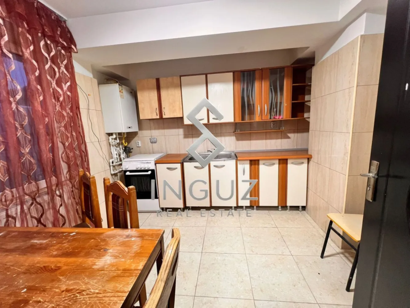 De închiriat – Apartament 2 camere | 75 mp | Doamna Ghica – Sector 2 - De închiriat – Apartament 2 camere | 75 mp | Doamna Ghica – Sector 2

Se oferă spre închiriere un apartament spațios cu 2 camere, situat la parter, pe Strada Dobrici nr. 57–59, în zona Doamna Ghica – Sector 2.

Apartamentul are aproximativ 75 mp și este ideal pentru familii care caută liniște, spațiu și confort într-o zonă sigură și bine conectată.

Detalii apartament:

• 2 camere
• Aproximativ 75 mp
• Compartimentare practică și spațioasă
• Parter – acces facil
• Curte comună
• Loc de parcare
• Centrală proprie
• Zonă liniștită și sigură

Locație excelentă:

• Doamna Ghica – Sector 2
• Aproape de Colentina și Șoseaua Pantelimon
• În apropiere de Parcul Plumbuita
• Transport public, magazine și farmacii în apropiere

Preț:
• 600 € / lună – pentru familii
• 650 € / lună – pentru muncitori

Pentru detalii și vizionări:

INGUZ Real Estate