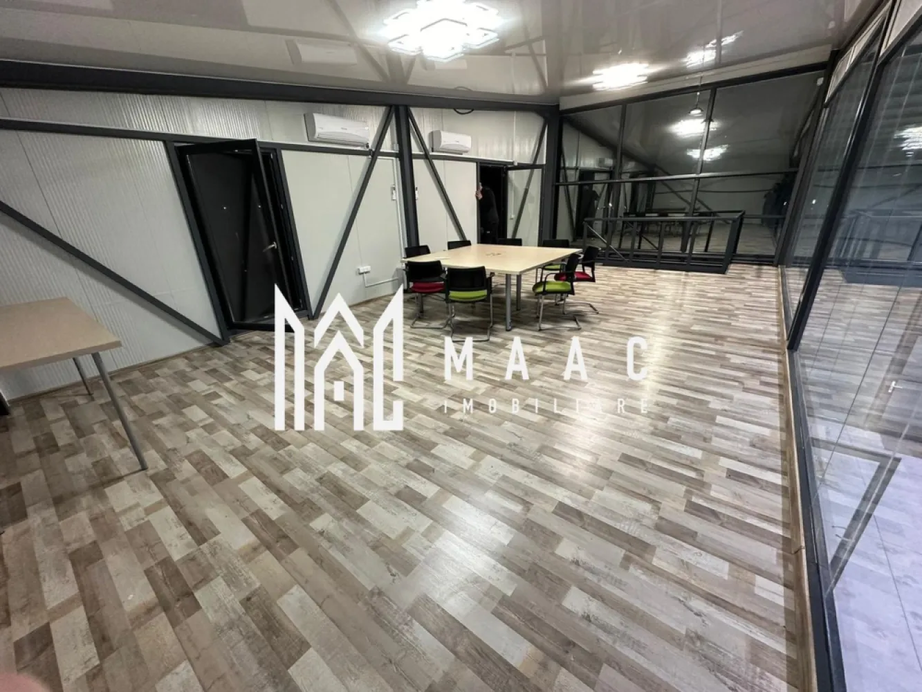 Hala | 250 MP | Teren 11.000 mp | - MAAC Imobiliare vă oferă spre vânzare o hală situată în Vestem, pe un teren cu suprafața de 11.000 mp, dotată cu toate utilitățile necesare și cu PUZ aprobat. Proprietatea beneficiază de o bandă de accelerare și oferă posibilitatea de a construi suplimentar pe o suprafață de 4750 mp, având regim de înălțime P+1+2.

Prețul de vânzare este de 900.000 EUR.

Pentru mai multe detalii sau pentru a programa o vizionare a halei, nu ezitați să ne contactați:CP2266280