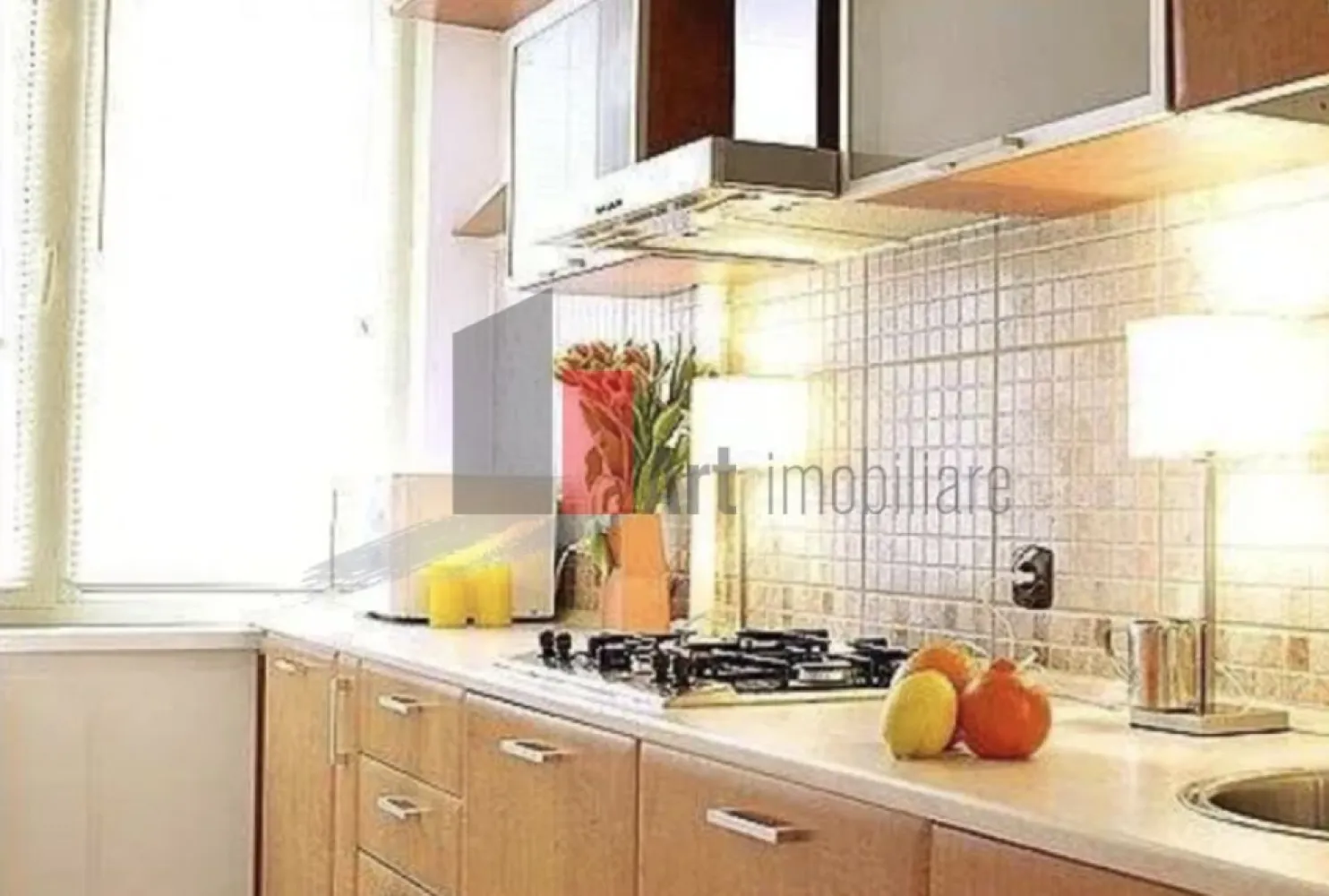 APARTAMENT 2 CAMERE UNIVERSITATE - Va prezentam spre vanzazare uin apartament de 2 camere situat in centrul Capitalei,
 aproape de Universitate, intr-un bloc fara risc seismic. 
 Apartamentul este situat la etajul 6 din 9 si a fost renovat in totalitate cu instalatii
 sanitare si electrice noi.
 Locuinta se vinde asa cum se vede in poze mobilata si utilitata.
 Se accepta si credit .
 Pentru alte imformatii sau vizionari sunati la 0722 371 033.