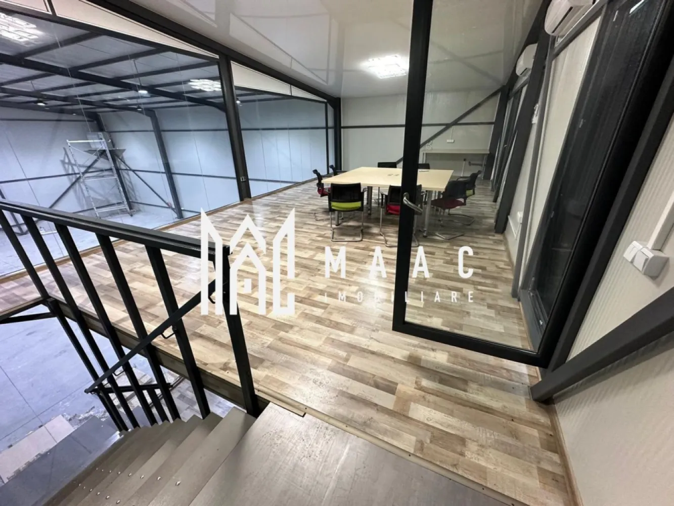 Hala | 250 MP | Teren 3900 MP | - MAAC Imobiliare vă oferă spre vânzare o hală situată în Vestem, pe un teren cu suprafața de 3900 mp, dotată cu toate utilitățile necesare și cu PUZ aprobat. Proprietatea beneficiază de o bandă de accelerare și oferă posibilitatea de a construi suplimentar pe o suprafață de 4750 mp, având regim de înălțime P+1+2.

Prețul de vânzare este de 550.000 EUR.

Pentru mai multe detalii sau pentru a programa o vizionare a halei, nu ezitați să ne contactați:CP2266081