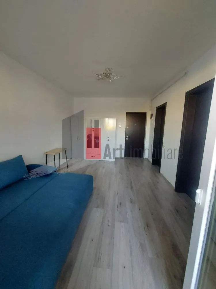 Garsoniera de inchiriat-Aparatorii Patriei-cu centrala - Garsoniera în complex rezidenţial, complet mobilata, cu bucatarie inchisa, cu aer conditionat (urmeaza sa se puna), cu balcon inchis, la etajul 4/4, SD, constructie 2022, cu o suprafata de 37MP, cu centrala, TV mare, cu lift. Locuinta este la 2 statii autobuz de metrou Aparatorii Patriei/Dimitrie Leonida, aprox la 15 min mers pe jos. NU se permit animale de companie. NU se accepta persoane care fumeaza. Se solicita o luna avans si o luna garantie.