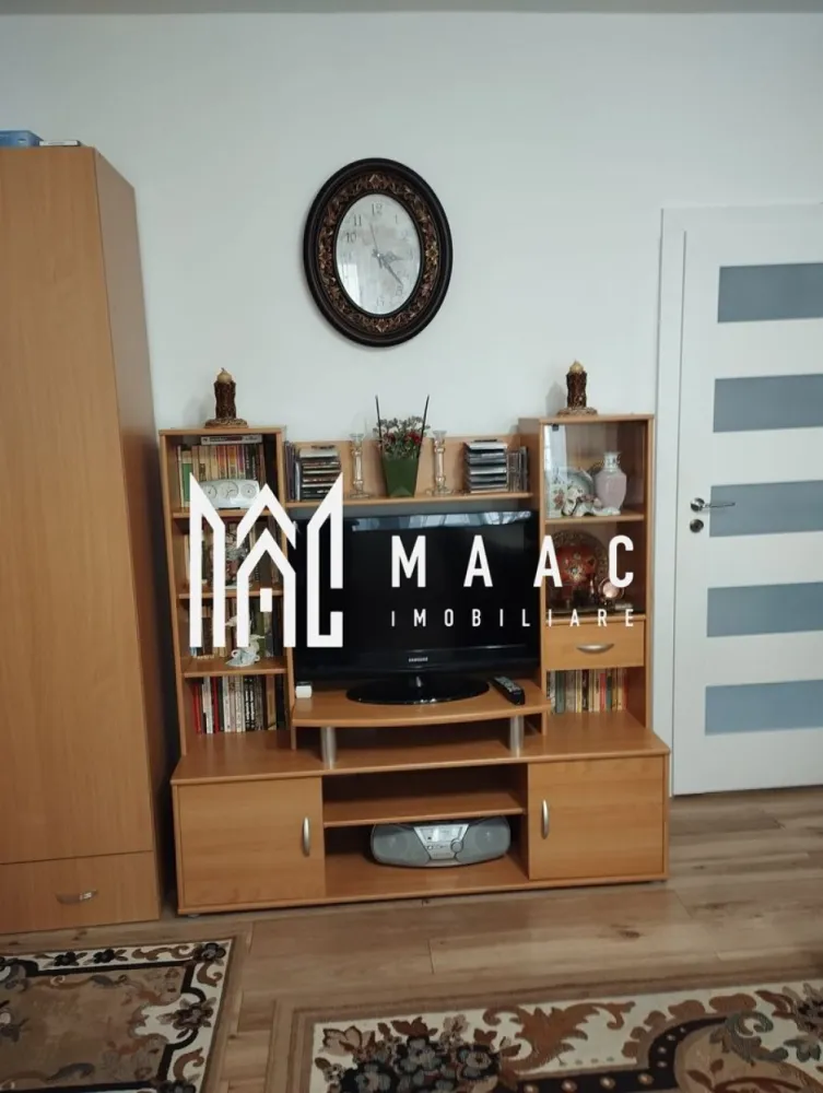 Casa individuala, 4 camere I Teren 631 mp I Garaj I Lazaret - MAAC Imobiliare vă propune spre vânzare o proprietate cu 4 camere, situată în cartierul Lazaret, într-o zonă liniștită, exclusiv de case, ideală pentru cei care caută confort, intimitate și funcționalitate într-un cadru rezidențial bine organizat. Imobilul este amplasat pe un teren de 631 mp, are regim de înălțime D+P+M și beneficiază de orientare S-E, oferind lumină naturală pe tot parcursul zilei.

Casa este împrejmuită cu gard metalic și dispune de poartă culisantă pe role, acces auto și pietonal, precum și zonă pavata pentru acces facil. Compartimentarea este eficientă și complet decomandată la parter, care este poziționat la o elevație de 1,5 m și include:
-hol generos, renovat și decorat modern
-bucătărie închisă
-cămară
-living cu acces direct în terasa orientată spre curtea din spate
-două dormitoare
-birou
-baie de serviciu cu duș
-baie mare cu cadă și geam pentru aerisire

Mansarda este neamenajată, open space, oferind posibilitatea configurării a 2-3 camere și a unei băi, în funcție de nevoile viitorilor proprietari.

Demisolul este compus din pivniță uscată și aerisită, formată din două încăperi, ideală pentru depozitare.

Curtea este amenajată eficient și armonios:
-în partea frontală, o grădină cu flori pe o lățime de aproximativ 6 m, care oferă intimitate și un aspect plăcut
-în spate, zonă de parcare pentru două mașini
-curte parțial pavată ce include garaj și spațiu dedicat pentru barbeque
-în plan secund, o grădină destinată cultivării legumelor

Proprietatea beneficiază de multiple dotări și îmbunătățiri:
-termo-hidro-izolație
-centrală termică nouă, în garanție, cu calorifere
-acoperiș din țiglă de beton
-sistem antiefracție
-protecție la supratensiuni montată la tabloul electric principal
-sistem de iluminare nocturnă cu senzori de mișcare, pe bază de energie solară
-cișmea dublă și racord la canalizare

Întregul spațiu este optim organizat, îmbinând funcționalitatea cu zonele de relaxare, fiind potrivit atât pentru locuire permanentă, cât și pentru un stil de viață echilibrat într-un mediu liniștit.

Proprietatea se vinde mobilată și utilată, fiind pregătită pentru mutare imediată.

Pentru mai multe detalii, vă rugăm să menționați telefonic că ați văzut anunțul cu CP2251778