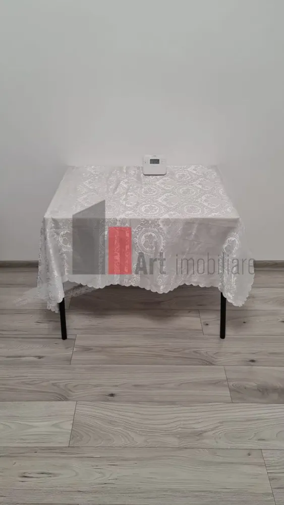 Garsoniera de inchiriat-Aparatorii Patriei-cu centrala - Garsoniera de inchiriat, în complex rezidenţial, complet mobilata, cu bucatarie inchisa, cu aer conditionat (urmeaza sa se puna), cu balcon inchis, la etajul 4/4, SD, constructie 2022, cu o suprafata de 37MP, cu centrala, TV mare, cu lift. Locuinta este la 2 statii autobuz de metrou Aparatorii Patriei/Dimitrie Leonida, aprox la 15 min mers pe jos. NU se permit animale de companie. NU se accepta persoane care fumeaza. Se solicita o luna avans si o luna garantie.