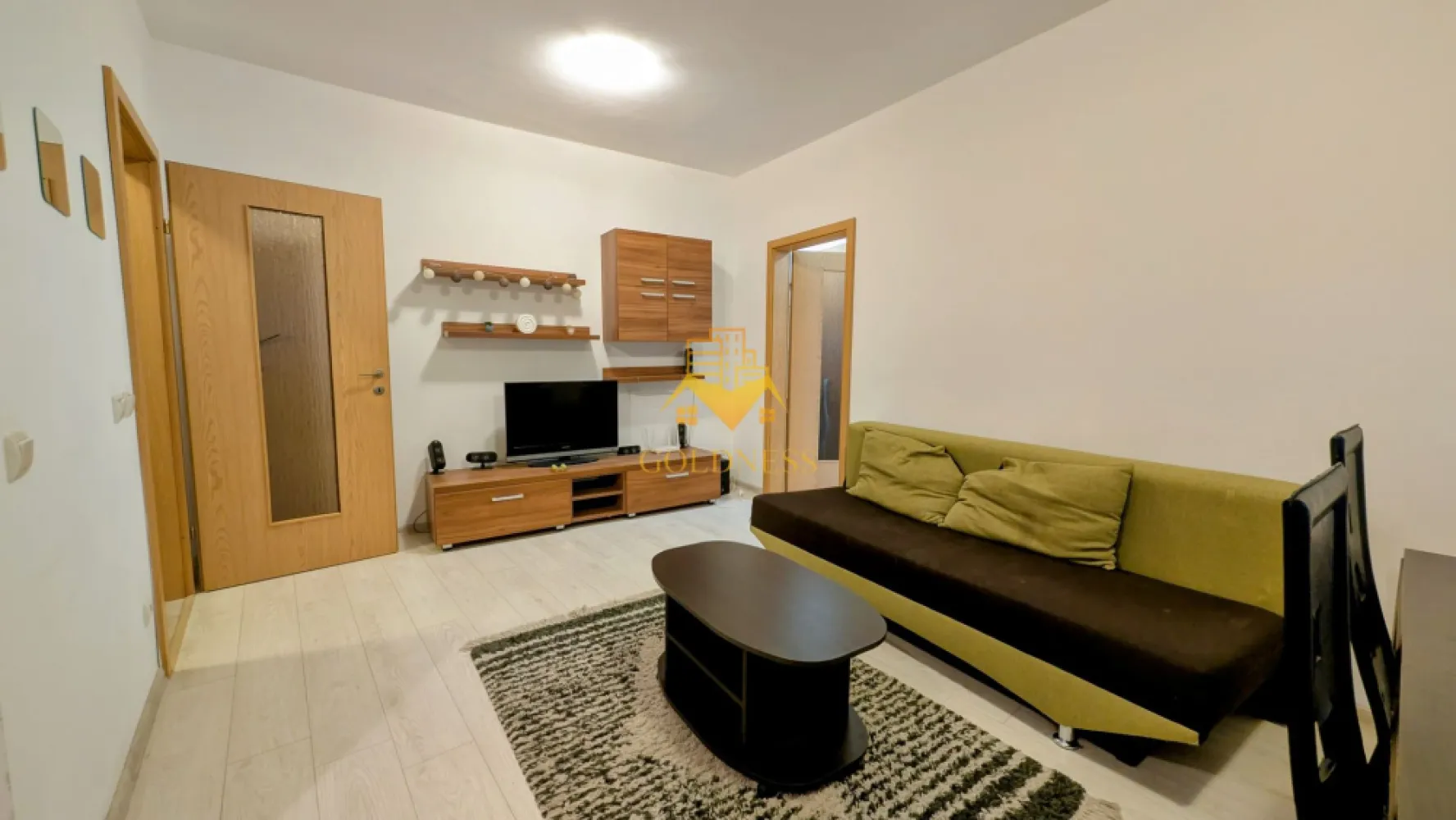 2 camere, Modern, UTCN, Spitalul de Recuperare, Profi, Zorilor - GOLDNESS Imobiliare vă propune spre închiriere un apartament cu 2 camere complet mobilat și utilat, la etajul 8 într-un imobil de 11 etaje, în Cartierul Zorilor.
Posibilitate de a parca in zona sau de a inchiria o parcare!
Se află în apropierea stațiilor de transport în comun, magazine, restaurante, spații verzi, farmacii, etc. 

Apartamentul este compartimentat astfel:
 - dormitor cu pat matrimonial, dressing, noptiere
 - living cu bucatarie open space complet utilată și mobilată, canapea extensibilă, loc de servit masa 
 - baie cu cabina de dus, calorifer port prosop și dulap pentru depozitare.
 - balcon de 4 mp

Imobilul este dotat cu toate cele necesare- centrală proprie, frigider, aragaz, hotă, mașină de spălat haine, televizor, etc. 

Dacă sunteți interesați de acest apartament și doriți să îl vizionați, dar și pentru alte oferte nu ezitați să ne contactați telefonic sau prin e-mail. Vă stăm la dispoziție!
Pentru intermediere se percepe un comision de 50% din prețul chiriei!