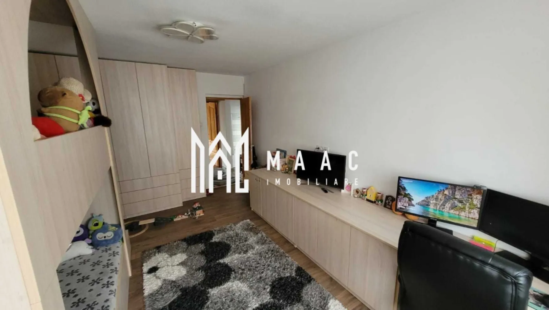 Apartament 3 camere | Decomandat | Balcon | Vasile Aaron