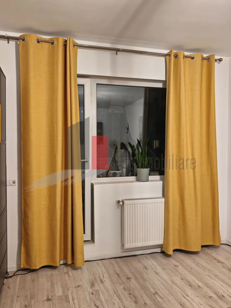Apartament cu 2 camere de vanzare -Pacii-cu centrala - Va propunem, un apartament cu doua camera de vanzare, decomandat, situat in zona Pacii, pe Drumul Ciorogarla 297-299, sector 6, mobilat si utilat, cu aer conditionat, cu o suprafata de 55 mp, intr-un bloc construit in anul 2020, cu centrala termica, cu bucatarie utilata si inchisa (cu Frigider-Samsung, masina de spalat-Samsung, cuptor electric +plita pe gaz-Fornelli), cu balcon mare inchis, la o distanta de 20 minute de metrou Pacii. Actele sunt la zi, gata de mutare! In zona (in incinta blocului) gasim locuri de joaca pentru copii, parc, la cateva minute mai gasim, supermarketuri Aushan, Penny, Mega Image, Froo, statie de autobuz aproape de bloc!