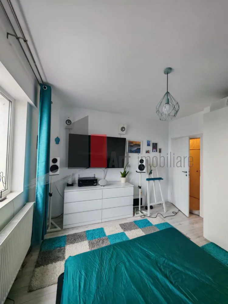 Apartament cu 2 camere de vanzare -Pacii-cu centrala