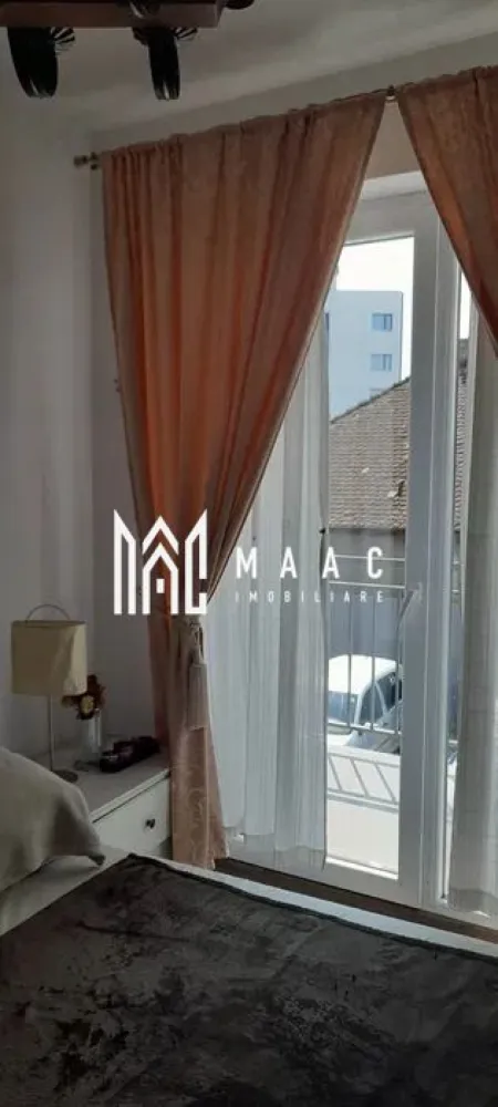 Apartament 3 camere I Decomandat I Etajul 1 - MAAC Imobiliare vă propune spre vânzare un apartament cu 3 camere, la etajul 1.

Compartimentare: living spațios, bucatarie, 2 dormitoare, 2 bai și hol ce permite accesul facil la toate încăperile.

Apartamentul se vinde nemobilat.

In imediata apropiere se gasesc centre comerciale, bancare, de invatamant, statii pentru transportul in comun, etc

Pentru mai multe detalii precizati telefonic ca ati vazut anuntul cu ID: CP1978972.