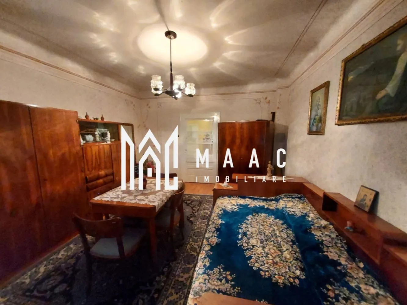 Casa 3 Camere | 67 MPU | 507MP Teren | Piata Sadu - MAAC Imobiliare vă propune spre vânzare o casă situată într-una dintre cele mai apreciate și liniștite zone rezidențiale din Sibiu, Valea Aurie. Această proprietate este ideală pentru cei care doresc să creeze o locuință unică, adaptată nevoilor proprii, într-un mediu verde și relaxant.

Caracteristici Principale:
Suprafață utilă: 67 mp, oferind spațiu suficient pentru o locuință confortabilă
Teren: 507 mp, perfect pentru extindere, amenajarea unei grădini, terase sau spații recreative
Compartimentare: 3 camere, ideale pentru familie sau spațiu personalizat
Stare: Necesită renovare, oferind libertatea de a amenaja și decora casa conform preferințelor
Posibilitate de mansardare: Oportunitate excelentă de extindere a spațiului util
Avantaje:
Situată în Valea Aurie, aproape de parcuri, școli, magazine, restaurante și alte facilități urbane
Curte Spațioasă: Ideală pentru momente de relaxare, petreceri în aer liber sau proiecte de grădinărit
Spațiul oferă flexibilitate pentru reamenajare și extindere, 

Această casă este o oportunitate rară pentru cei care caută o proprietate cu potențial mare de dezvoltare, într-o zonă rezidențială bine cotată.

Pentru mai multe detalii, fotografii suplimentare sau programarea unei vizionări, vă invităm să ne contactați specificând ID: CP2148158.