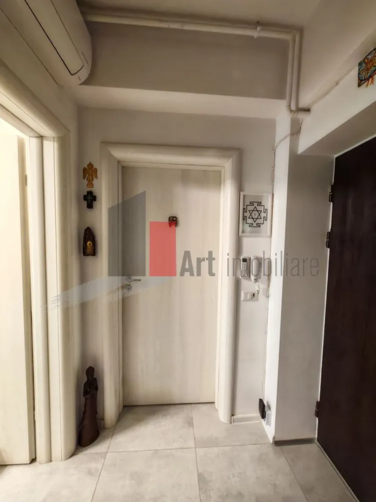 Apartament cu doua camere de vanzare -Pacii-cu centrala-mobilat si utilat