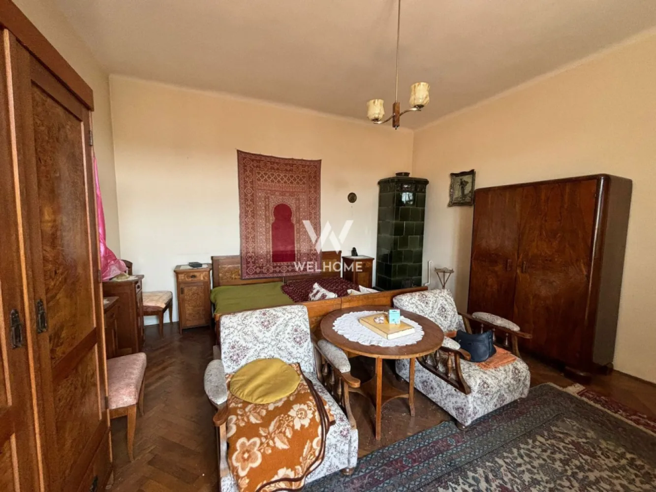 Apartament DECOMANDAT 2 camere - zona Centrala - Apartament 75 mp, bucatarie separata, 2 bai - str. Rennes 

Oportunitate investitie
- la 3 minute de Parcul Sub Arini
- Suprafata utila: 75 mp
- Compartimentat astfel: hol acces, living, bucatarie separata, dormitor, baie cu geam, baie de serviciu si debara.
- Imobilul beneficiaza de pivnita proprie circa 12 mp si pod.
- Apartamentul se preda mobilat exact ca in poze.
- Localizat intr-o zona buna in imediata apropiere a centrului istoric si a Parcului Sub Arini.
- Pretabi pentru regim hotelier, spatiu de birouri, locuit sau diverse activitati.

Telefon: 0747639802
Pret: 145.000 Euro Negociabil