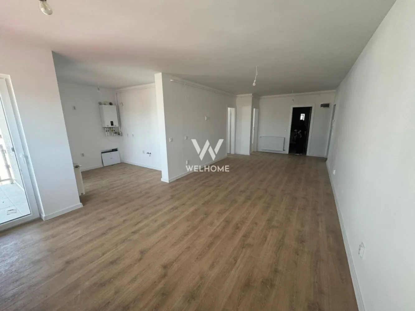 Penthouse 4 camere - terasa 102 mp - Sibiu - Apartament de tip Penthouse cu 4 camere, bloc cu lift, str. Doamna Stanca, Sibiu - Comision 0%

- Localizat in zona Kaufland, Mall
- Bloc nou cu un regim de inaltime P+ 6Et+EtR
- Suprafata utila: 111 mp utili 
- Compartimentare: 3 dormitoare, living cu bucatarie open space, 2 bai, hol
- Terasa - 102 mp utili.
- Apartamentul este disponibil la etajul 7.
- Predarea LA CHEIE: centrala termica cu calorifere, geamuri termopan, pereti vipsiti cu lavabila, parchet, instalatii electrice, termice, sanitare si contoare, interfon, usa metalica de intrare, gresie, faianta
- Exteriorul se preda LA CHEIE, la fel si casa scarii.
- Parcari delimitate, alocate pentru fiecare apartament, 1 loc fiind inclus in pret
- Aproape de centrele comerciale, scoli, gradinite, clinici, transport in comun.
- Mod plata agreat - Cash sau Credit

PRET: - COMISION 0%

219.600 Euro Tva Inclus - Semifinisat
233.200 Euro Tva inclus - La Cheie 

Detalii la 0756.033.943

*Pozele sunt cu titlu de prezentare!