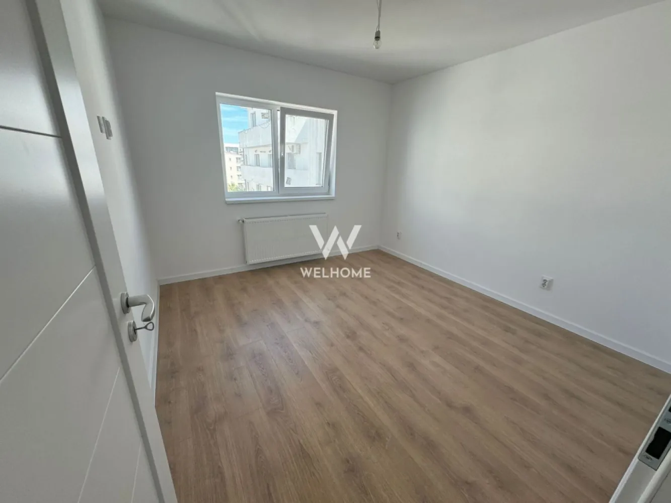 Penthouse 4 camere - terasa 102 mp - Sibiu - Apartament de tip Penthouse cu 4 camere, bloc cu lift, str. Doamna Stanca, Sibiu - Comision 0%

- Localizat in zona Kaufland, Mall
- Bloc nou cu un regim de inaltime P+ 6Et+EtR
- Suprafata utila: 111 mp utili 
- Compartimentare: 3 dormitoare, living cu bucatarie open space, 2 bai, hol
- Terasa - 102 mp utili.
- Apartamentul este disponibil la etajul 7.
- Predarea LA CHEIE: centrala termica cu calorifere, geamuri termopan, pereti vipsiti cu lavabila, parchet, instalatii electrice, termice, sanitare si contoare, interfon, usa metalica de intrare, gresie, faianta
- Exteriorul se preda LA CHEIE, la fel si casa scarii.
- Parcari delimitate, alocate pentru fiecare apartament, 1 loc fiind inclus in pret
- Aproape de centrele comerciale, scoli, gradinite, clinici, transport in comun.
- Mod plata agreat - Cash sau Credit

PRET: - COMISION 0%

219.600 Euro Tva Inclus - Semifinisat
233.200 Euro Tva inclus - La Cheie 

Detalii la 0756.033.943

*Pozele sunt cu titlu de prezentare!