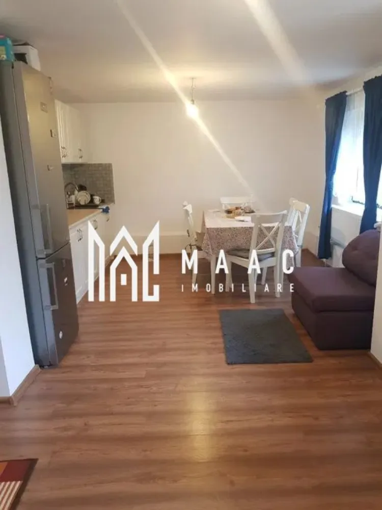 Casa 4 Camere | 600 MP Teren | Avrig - MAAC Imobiliare vă propune spre vânzare o casă de vacanță amplasată pe strada principală din Valea Avrigului, oferind un spațiu generos și multiple facilități pentru confortul dumneavoastră.

Detalii proprietate:

Suprafață utila: 142 mp
Compartimentare:
Parter: living spațios, bucătărie complet utilată, baie, pivniță
Etaj: 3 camere, 2 băi, hol, acces prin scări interioare și exterioare
Teren: 600 mp (posibil extindere la 1100 mp)
Dotări și facilități:

Apă din foraj de 65 m
Curent electric, inclusiv panouri solare
Încălzire cu termosemineu pe lemne, calorifere și boiler de 120 L
2 foișoare ideale pentru relaxare
Magazii pentru depozitarea lemnelor
Această proprietate este perfectă pentru cei care doresc să evadeze din agitația urbană și să se bucure de natură. Pentru mai multe informații și pentru a programa o vizionare, vă rugăm să ne contactați ID:CP2089927