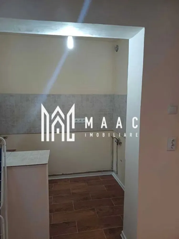 Apartament 2 Camere I Pretabil Investitie I Lacul lui Binder - Va propunem spre vanzare un apartament semidecomandat situat la parterul unui imobil din zona Lacul lui Binder.

Locuinta cuprinde: hol intrare, living, dormitor, bucatarie, baie.

Proprietatea se afla intr-o zona in plina dezvo;tare cu acces rapid la centre comerciale, de invatamant.

Disponibil imediat.

Pentru mai multe detalii, precizati telefonic ca ati vazut anuntul cu ID: CP2086812
