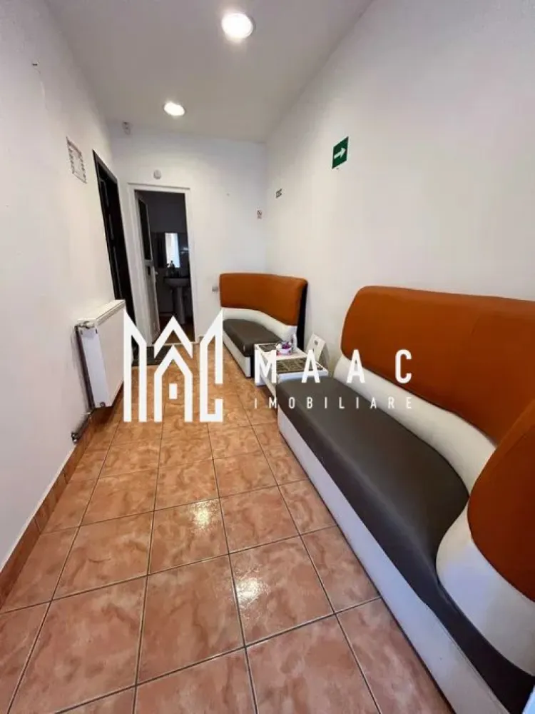 Spatiu I Pretabil Cabinet Stomatologic I Piata Cibin - Va propunem spre vanzare un spatiu cu schimbare de destinatie pretabil cabinet stomatologic situat la parterul unui imobil din zona Piata Cibin.

Spatiul a functionat ca si cabinet stomatologic.

Proprietatea cuprinde: hol intrare, sala de asteptare, grup sanitar, hol acces, cabinete medicale, grup sanitar, spatiu de depozitare.

Aferent: loc de parcare.

Accesul se face prin intrare proprie.

Disponibil imediat.

Zona cu potential economic, acces rapid la mijloace de transport, centrul orasului.

Pentru mai multe detalii, precizati telefonic ca ati vazut anuntul cu ID: CP2085852