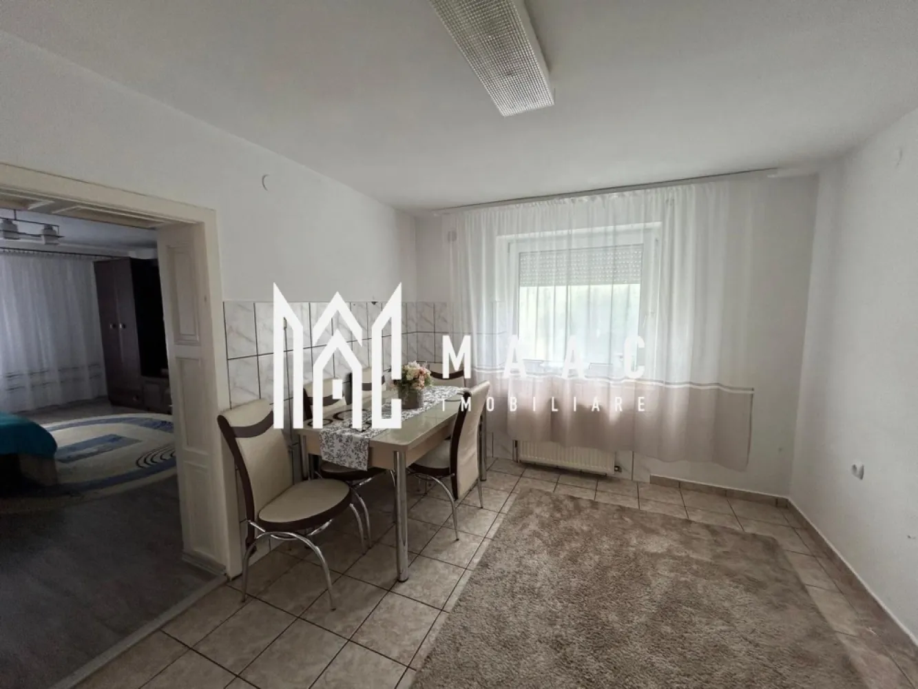 Casa 5 camere I Individuala I Acces auto I Curte I Turnisor - Va propunem spre vanzare o casa individuala situata in zona Turnisor.

Proprietatea este compusa din 3 corpuri de cladire:
-corp 1: bucatarie de vara
-corp 2: hol acces, living, baie, 2 dormitoare.
-corp 3: living 2 dormitoare, baie.

Aferent proprietati: filigorie, magazie, garaj, gradina.

Zona linistita perfecta pentru o familie.

Pentru mai multe detalii, precizati telefonic ca ati vazut anuntul cu ID: CP2068267