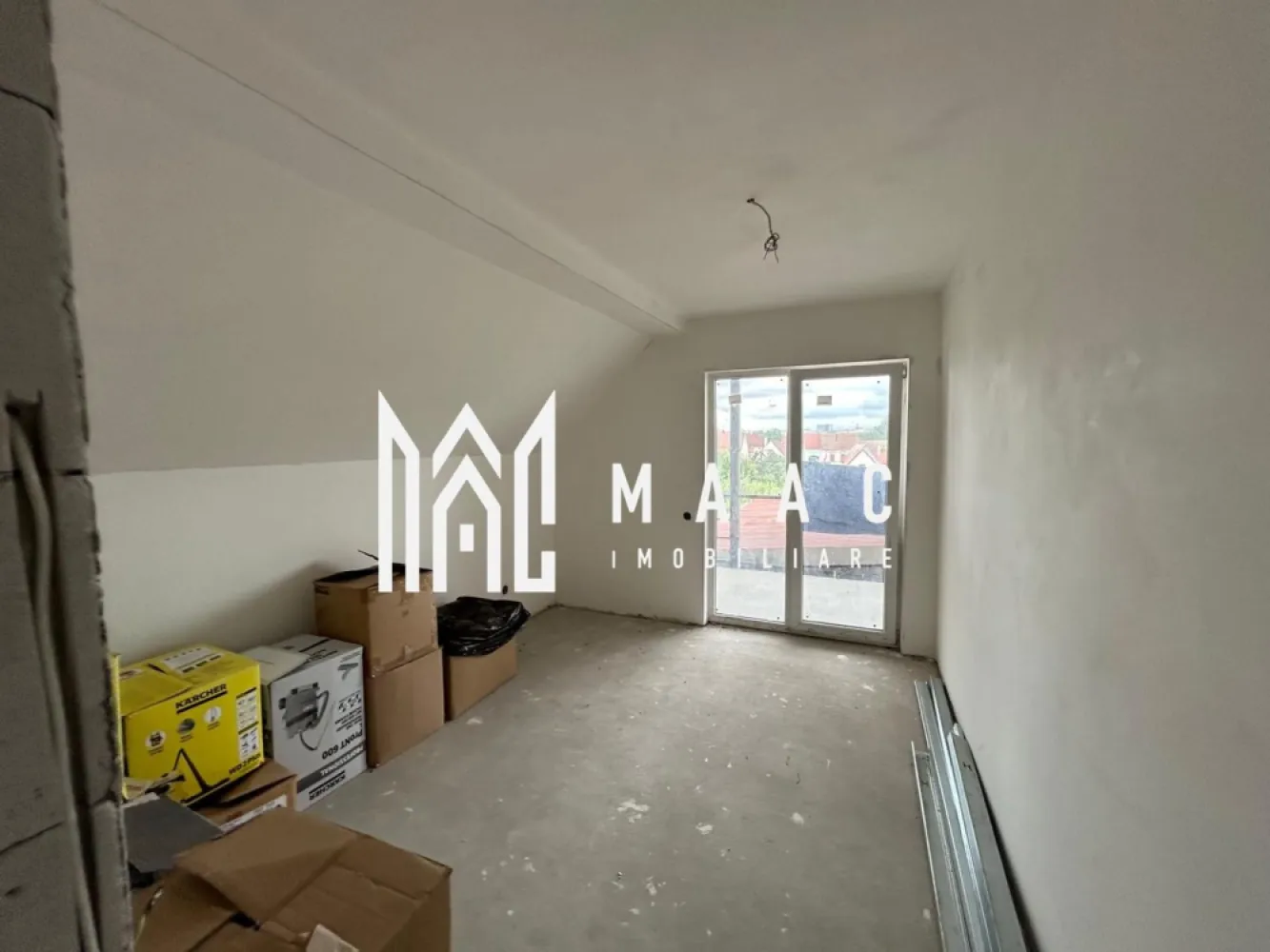 Casa 5 camere I Individuala I Acces auto I Curte I Turnisor - Va propunem spre vanzare o casa individuala situata in zona Turnisor.

Proprietatea este compusa din 3 corpuri de cladire:
-corp 1: bucatarie de vara
-corp 2: hol acces, living, baie, 2 dormitoare.
-corp 3: living 2 dormitoare, baie.

Aferent proprietati: filigorie, magazie, garaj, gradina.

Zona linistita perfecta pentru o familie.

Pentru mai multe detalii, precizati telefonic ca ati vazut anuntul cu ID: CP2068267