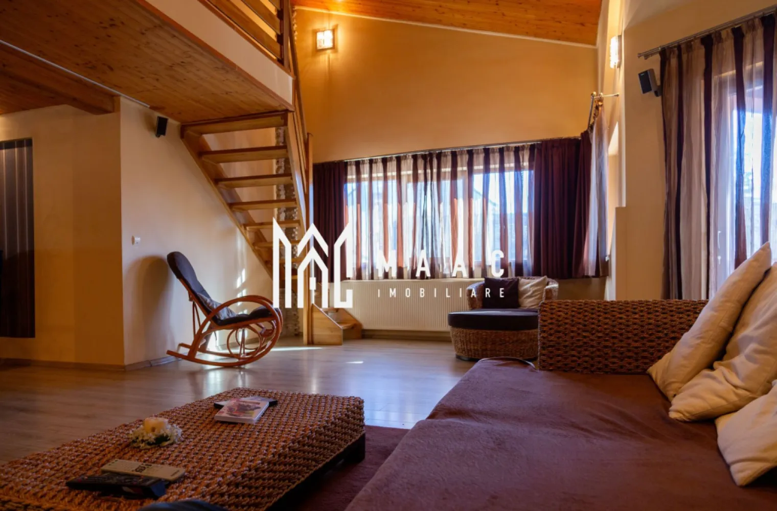 Casa 6 camere | P+M | Curte | 270 MPU | Zona Centrala - MAAC Imobiliare va prezinta o casa tip vila in zona Centrala.

Adresa: Sibiu
Tip Proprietate: Vilă
An construcție: 2006
Suprafață teren: 414 mp (244 mp în folosire + 170 mp în spatele curții)
Suprafață utilă: 270 mp

Caracteristici principale:
Construcție și Izolație
Material: Cărămidă
Izolație termică: Polistiren 12 cm
Geamuri: Triplu stratificate pentru eficiență energetică superioară
Renovare exterior: 2016
Sisteme și Utilități
Centrală termică proprie: Asigură încălzirea eficientă a întregii case
Panouri fotovoltaice: Instalate în 2024, cu o capacitate de 5KW, contribuind la sustenabilitatea energetică și reducerea costurilor de utilități
Curent trifazic: Disponibil pentru spatiul comercial de la parter
Distribuție și Amenajări Interioare

Parter:
Spațiu comercial: Aproximativ 45 mp, cu utilități separate, incluzând centrală termică proprie și curent trifazic. Poate fi utilizat atât ca birouri cât și ca spațiu de producție. A fost autorizat anterior pentru producție de panificație și patiserie.
Hol: Cu scări de acces spre mansardă.
Pivniță: Ideală pentru depozitare.
Living: Spațios și luminos, cu zonă de dining, complet mobilat.
Baie și Bucătărie: Complet mobilate și echipate.

Mansardă:
Living: Confortabil și elegant
Dormitoare: Patru dormitoare spațioase, fiecare mobilat
Baie: funcțională.
Terasă: Perfectă pentru momente de relaxare în aer liber.
Spațiu suplimentar amenajat ca bibliotecă, accesibil prin scara interioară.

Exterior și teren:
Suprafață teren: 414 mp, din care 244 mp sunt în folosire curentă, iar 170 mp sunt în spatele curții, oferind posibilități variate de amenajare.
Grădină: Oportunitate pentru amenajare peisagistică, loc de joacă pentru copii sau grădină de relaxare.

Opțiuni de vânzare:
Proprietatea se poate vinde atât mobilată complet, cât și nemobilată, în funcție de preferințele cumpărătorului. 

Pentru mai multe detalii precizati telefonic ca ati vazut anuntul cu ID: CP2041681