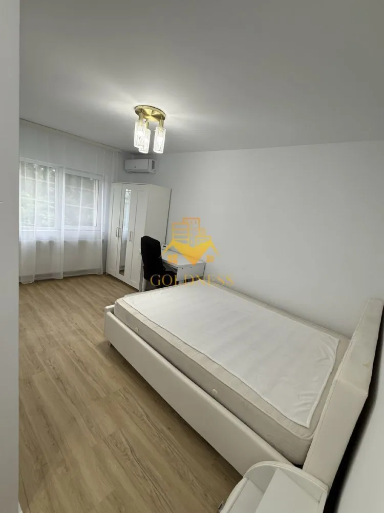 1 camera, Gheorgheni, Iulius Mall, Unirii, Voevod, Baza sportiva - GOLDNESS Imobiliare vă propune spre închiriere un apartament cu 1 camere complet mobilat și utilat, la etajul 2 într-un imobil de 4 etaje, în Cartierul Gheorgheni.
Posibilitate de loc de parcare în zona la liber.
Se află în apropierea stațiilor de transport în comun, magazine, restaurante, spații verzi, farmacii, etc. 

Apartamentul este compartimentat astfel:
 - camera cu pat matrimonial, dressing, noptiere, birou
 - bucătărie complet utilată și mobilată
 - baie cu cabina de dus, calorifer port prosop și dulap pentru depozitare..

Imobilul este dotat cu toate cele necesare- centrală proprie, frigider, aragaz, hotă, mașină de spălat haine, etc. 

Dacă sunteți interesați de acest apartament și doriți să îl vizionați, dar și pentru alte oferte nu ezitați să ne contactați telefonic sau prin e-mail. Vă stăm la dispoziție!
Pentru intermediere se percepe un comision de 50% din prețul chiriei!