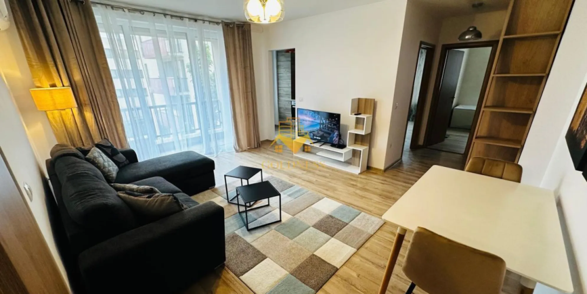 2 camere, Augustin Presecanu, Parcare, Revo, Sigma, Calea Turzii - GOLDNESS Imobiliare vă propune spre închiriere un apartament cu 2 camere complet mobilat și utilat, la etajul 2 într-un imobil de 4 etaje, în Cartierul Andrei Museranu.
Dispune de loc de parcare subteran.
Se află în apropierea stațiilor de transport în comun, magazine, restaurante, spații verzi, farmacii, etc. 

Apartamentul este compartimentat astfel:
 - dormitor cu pat matrimonial, dressing, noptiere
 - living cu canapea extensibilă 
 - bucătărie complet utilată și mobilată, loc de servit masa 
 - baie cu cabina de dus, calorifer port prosop și dulap pentru depozitare.
 - terasa de 7 mp.

Imobilul este dotat cu toate cele necesare- centrală proprie cu încălzire în pardoseala, frigider, aragaz, hotă, mașină de spălat haine și vase, etc. 

Dacă sunteți interesați de acest apartament și doriți să îl vizionați, dar și pentru alte oferte nu ezitați să ne contactați telefonic sau prin e-mail. Vă stăm la dispoziție!
Pentru intermediere se percepe un comision de 50% din prețul chiriei!