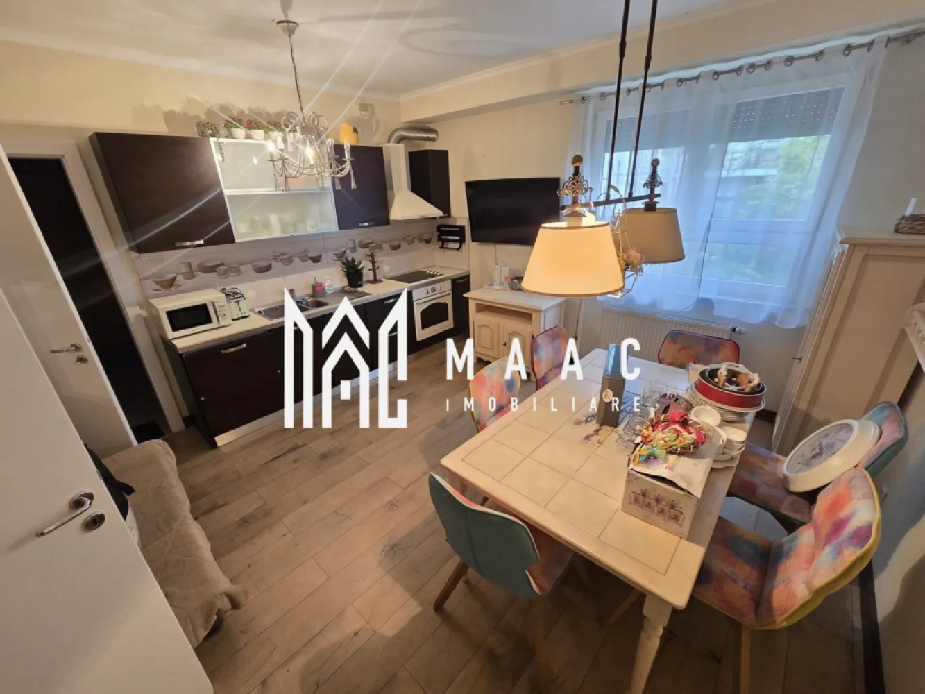 Apartament 2 camere superb cu gradina zona Sub Arini