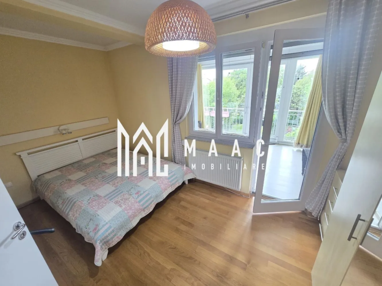 Apartament 2 camere superb cu gradina zona Sub Arini