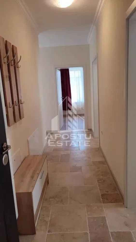 Apartament cu 2 camere, judetul Timis, Giroc, Centrala Proprie - Agentia imobiliara APOSTU ESTATE va propune spre inchiriere un apartament cu 2 camere, situat in judetul Timis, Giroc, o zona linistita si bine pozitionata pentru cupluri sau familii care isi doresc o locuinta unde sa se simta confortabil si cu acces facil catre scoli, supermarketuri , magazine de zona.

Suprafata utila: 53 mp

Compartimentare eficienta:

-Hol de acces.
-Living room luminos.
-Bucatarie inchisa.
-Baie cu cabina de dus.
-Dormitor matrimonial.

Confort si facilitati:

-Incalzirea apartamentului: Incalzirea este realizata prin pardoseala, centrala proprie.

-Nu se accepta animale de companie de catre proprietar.

Localizare:

-Timis, Giroc, acces facil - Lidl, Pepco, Penny Giroc.

Ideal pentru:

-Cupluri.

-Persoane singure.

-Familii.

Disponibilitate: Imediata.

Pret chirie lunara: 470 euro, negociabil.

Programeaza o vizionare pentru a-ti putea imagina viitorul aici!

ID Intern : CP3064817