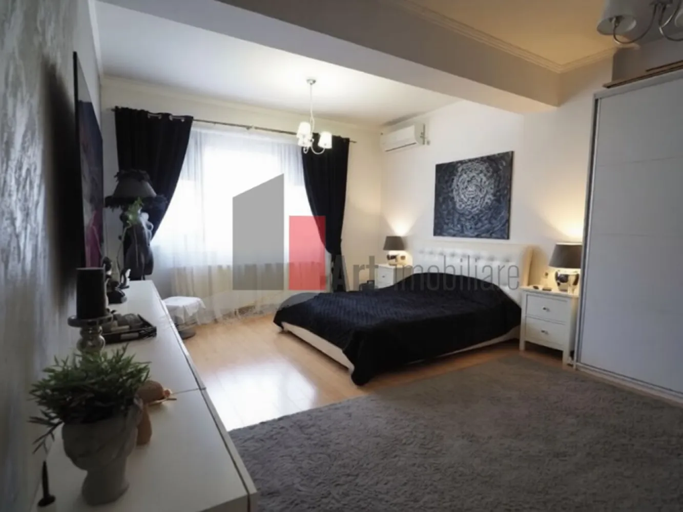 0% Comision, Apartament 2 camere, parter/2, 62mp, Zona Grivita/Ion Mihalache - Vânzare Apartament 2 camere – Zona Grivița / Mihalache | Bloc Nou | Centrală Proprie | Parter

Se oferă spre vânzare un apartament cu 2 camere situat în zona Grivița - Ion Mihalache, o locație deosebită ce îmbină farmecul cartierelor consacrate cu avantajele unei construcții noi. Locuința se află la parterul unui imobil modern cu regim mic de înălțime (P+2), oferind un grad ridicat de intimitate și confort, fiind ideală pentru cei care caută un spațiu generos și sigur.

Proprietatea beneficiază de avantajul major al unei compartimentări decomandate și al unei centrale termice proprii, asigurând independență totală și o organizare eficientă a interiorului. Având o suprafață generoasă de 62 mp, apartamentul reprezintă o oportunitate excelentă atât pentru locuință proprie, cât și pentru activități de birou sau investiție.

Detalii spațiu:

Suprafață utilă de 62 mp, oferind încăperi spațioase și bine luminate

Situat la parterul unui imobil nou cu regim de înălțime redus (2 niveluri)

Compartimentare decomandată ce permite o separare totală a camerelor

Imobil construit recent conform standardelor moderne de siguranță și izolație

Spațiu versatil, potrivit pentru rezidență sau pentru un sediu de firmă elegant

Utilități și facilități:

Sistem de încălzire cu centrală termică proprie pentru un control optim al costurilor

Toate utilitățile disponibile respectiv apă, gaz, curent și canalizare

Finisaje de calitate specifice unei construcții noi

Contorizare individuală completă pentru utilități

Acces facil și securizat în imobil, într-o structură cu puțini locatari

Avantaje:

Localizare premium în zona Grivița - Mihalache, cu acces rapid către centru și nord

Poziționarea la parter oferă acces facil și posibilitatea de utilizare multiplă

Independență termică și eficiență energetică ridicată datorită structurii noi

Suprafață generoasă (62 mp) peste media apartamentelor standard cu 2 camere

Zonă liniștită, cu acces imediat la metrou, parcuri și zone comerciale

Condiții de vânzare:

Disponibilitate pentru vizionări cu programare prealabilă

Toate documentele necesare tranzacției sunt pregătite

Pentru mai multe detalii sau pentru programarea unei vizionări, vă stăm la dispoziție.