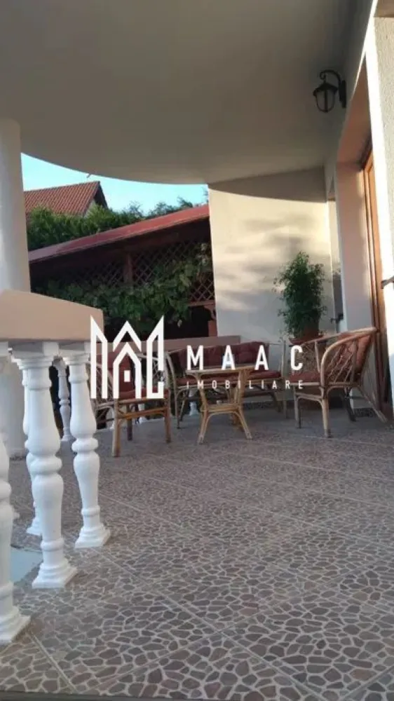 Casa 6 camere | P+2+Pod | 300 MPU | Curte | 680MP | Selimbar - MAAC Imobiliare va prezinta o casa individuala cu 6 camere, curte si gradina situata in zona Selimbar.

Caracteristici:
Parter:
Două intrări separate, oferind acces și posibilitatea de a separa spațiile de locuit.
Două terase generoase, perfecte pentru relaxare în aer liber și socializare.
Living, ideal pentru petrecerea timpului liber.
Bucătărie spațioasă și echipată.
Un dormitor confortabil.
Baie cu duș.
WC de serviciu.
Pivniță pentru depozitare suplimentară.

Etajul 1:
Trei dormitoare luminoase și spațioase, perfecte pentru odihnă și relaxare.
Baie cu cada.
Două terase private, oferind vederi pitorești.

Etajul 2:
Două dormitoare, potrivite pentru membrii familiei sau oaspeții care vizitează.
Baie cu duș, asigurând confort și comoditate.
Living luminos.
Birou, oferind un spațiu dedicat pentru lucru sau studiu.

Exterior:
Curte:
Două intrări separate, pentru acces facil.
Zonă pavată, ușor de întreținut și ideală pentru petrecerea timpului în aer liber.
Zonă de grătar.
Filigorie, oferind umbră plăcută în zilele călduroase de vară.
Grădină îngrijită de 300mp, cu potențial pentru amenajare și spațiu verde.

Parcare:
Spațiu de parcare generos în curte, potrivit pentru șase sau șapte mașini.

Alte informații:
Suprafața totală a curții: 680 mp, oferind spațiu generos pentru activități în aer liber.
Curte liberă: 550 mp.
Amprenta casei: 110 mp.
Anul construcției: 2007.
Există o filigorie în curte, oferind un spațiu relaxant și plăcut în aer liber.

Pentru mai multe detalii precizati telefonic ca ati vazut anuntul cu ID: CP2021659