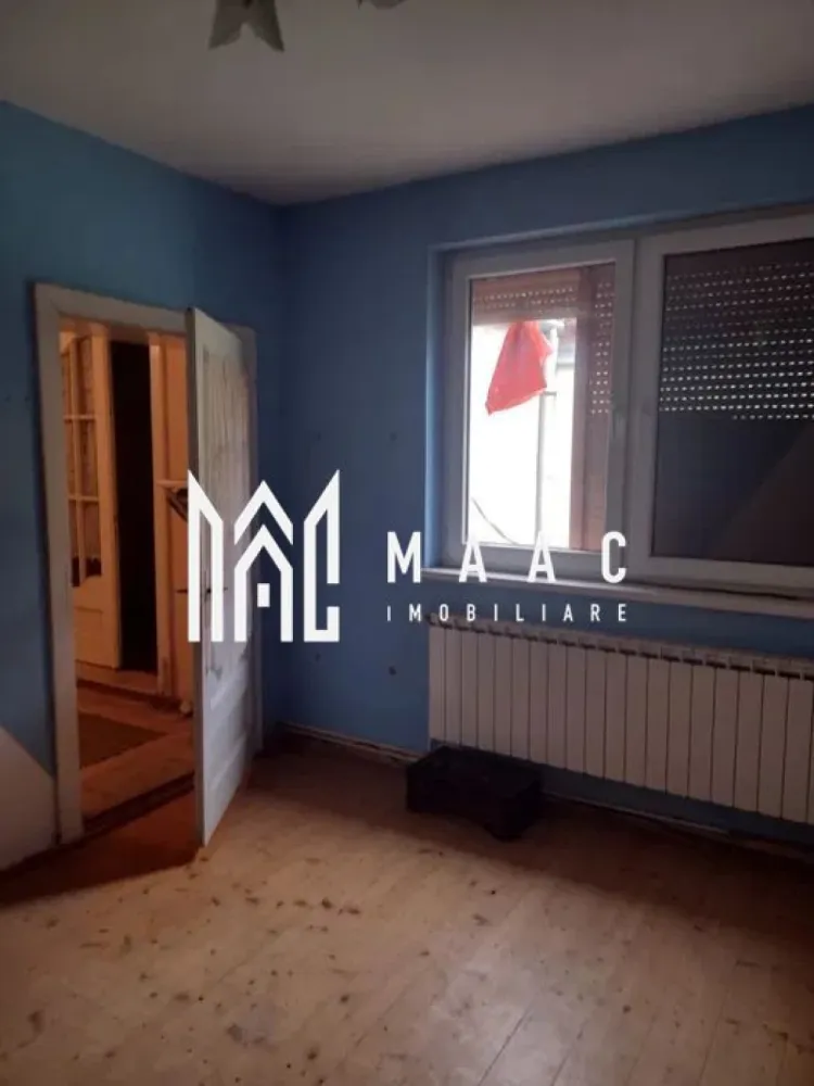 Casa 5 camere | P+M | Gradina | Garaj | Tiglari - MAAC Imobiliare va prezinta o casa cu 5 camere de tip duplex cu gradina si garaj.

Caracteristici principale:
Casă cu cinci camere luminoase, oferind spațiu generos pentru confort și relaxare.
Construcție solidă din cărămidă, asigurând durabilitate și stabilitate.
Anul construcției: 1974, cu modificări și îmbunătățiri ulterioare pentru confort.

La parter, bucătăria este integrată cu livingul, creând un spațiu deschis și primitor.
Baie și debara la parter, pentru funcționalitate și organizare suplimentară.
În plus, o cameră la parter, ideală pentru birou sau dormitor suplimentar.
Baia de la parter dispune și de ieșire în curte, asigurând acces practic.

Dotări și amenajări suplimentare:
Sobele de teracotă și încălzirea centrală asigură confort termic în sezonul rece.
Geamuri termopan pentru izolare termică și fonică, garantând confortul optim în interior.
Pivniță uscată și încăpătoare, ideală pentru depozitare și organizare.

Exterior și imprejurimi:
La terminarea casei se află un loc de parcare pentru mașină, asigurând comoditate și accesibilitate.
Grădină în suprafață de 128 mp, perfectă pentru relaxare și activități în aer liber.
Vecinatate cu o altă familie, asigurând o comunitate și vecinătate prietenoasă.

Utilități și accesibilitate:
Toate utilitățile (gaz, apă, curent) sunt separate și funcționale.
Grădina este delimitată de un gard, asigurând intimitate.
Deschiderea la stradă este de 10 metri liniari, oferind acces facil și vizibilitate optimă.

Pentru mai multe detalii precizati telefonic ca ati vazut anuntul cu ID CP2021194.