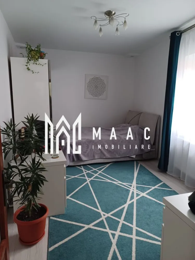 Apartament La Casa | 3 Camere | Orasul De Jos - MAAC Imobiliare vă propune spre vânzare un apartament la casă situat în Centrul Istoric al Sibiului, o proprietate amplasată într-una dintre cele mai apreciate zone ale orașului, cu acces rapid către principalele obiective culturale, istorice și turistice.

Apartamentul are o suprafață utilă de 62,36 mp și este compartimentat funcțional, oferind spații potrivite atât pentru locuire, cât și pentru activități turistice sau investiționale. Proprietatea beneficiază de acces la curtea comună și la o terasă utilizată împreună cu alți 3 proprietari.

Compartimentarea locuinței este următoarea:
-3 camere
-bucătărie
-baie
-hol
-grup sanitar de serviciu
-cotă parte din curtea comună
-acces la terasa comună cu alți 3 proprietari

Apartamentul se vinde mobilat și utilat, fiind pregătit pentru utilizare imediată. Datorită amplasării în Centrul Istoric al Sibiului, proprietatea poate reprezenta o oportunitate bună pentru investiție, fiind potrivită atât pentru locuire, cât și pentru activități turistice sau închiriere.

În apropiere se regăsesc numeroase centre culturale, instituții de învățământ, spații comerciale, obiective istorice și zone de agrement, ceea ce face ca această proprietate să beneficieze de o poziționare excelentă în cadrul orașului.

Pentru mai multe detalii, vă rugăm să menționați telefonic că ați văzut anunțul cu CP1881258.