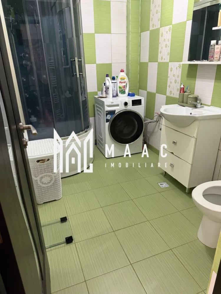 Apartament 2 camere | Etaj 3 | Balcon | D. Stanca - MAAC Imobiliare vă prezintă un apartament cu 2 camere de vânzare, situat în zona Doamna Stanca.

Locuința este amplasată la etajul 3 al unui imobil cu regim de înălțime Parter + 9 etaje și are o suprafață utilă de 39 mp.

Compartimentare:
Living cu bucătărie open space
Dormitor
Baie
Balcon

Caracteristici și dotări:
Centrală termică proprie
Se vinde complet mobilat și utilat
Apartament pregătit pentru mutare imediată
Nu necesită investiții suplimentare

Facilități incluse:
Loc de parcare propriu

Avantaje locație:
Poziționare excelentă, în apropiere de Shopping City
Acces rapid către magazine precum Carrefour, Auchan, Kaufland și Dedeman
Aproape de mijloace de transport, servicii și zone comerciale.

Pentru mai multe detalii precizati telefonic ca ati vazut anuntul cu ID: CP3071156