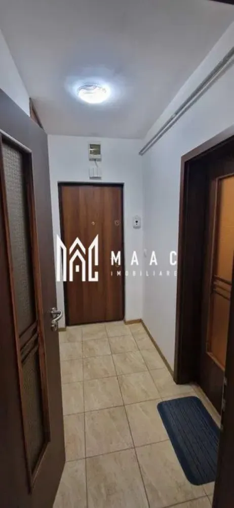Apartament 2 Camere I Etaj 1 I Renovat I Mihai Viteazul - Se oferă spre închiriere apartament cu 2 camere semidecomandate, situat la etajul 1 din 10 al unui imobil amplasat în zona Mihai Viteazul, una dintre cele mai căutate și bine conectate zone ale orașului.

Locuința a fost renovată recent și se închiriază complet mobilată și utilată, fiind pregătită pentru mutare imediată.

Caracteristici:
2 camere semidecomandate
Etaj 1 din 10
Renovare recentă
Complet mobilat și utilat
Compartimentare practică și confortabilă
Apartament luminos și bine întreținut

Avantaje:
Disponibil imediat
Se închiriază pe termen lung
Se acceptă animale de companie

Zonă excelentă, aproape de magazine, școli, transport public și alte facilități importante

Ideal pentru cupluri, persoane active sau familie

Un apartament modern, confortabil și primitor, situat într-o zonă premium, perfect pentru cei care caută stabilitate și accesibilitate într-o locuință gata de mutare.

Pentru informati si vizionari: CP3082261