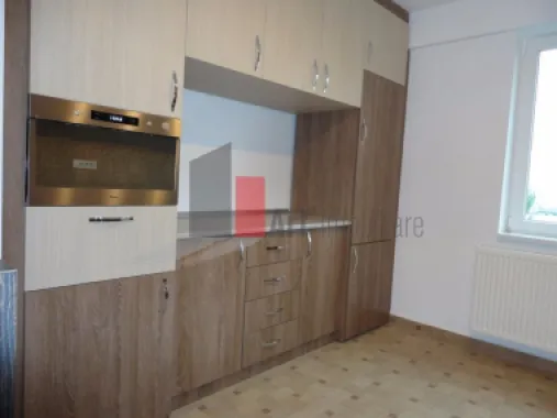 Apartament 3 camere de inchiriat zona Metrou Dristor