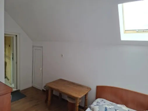 BRASADAS vinde casa individuala 9 cam in Bercu Rosu.