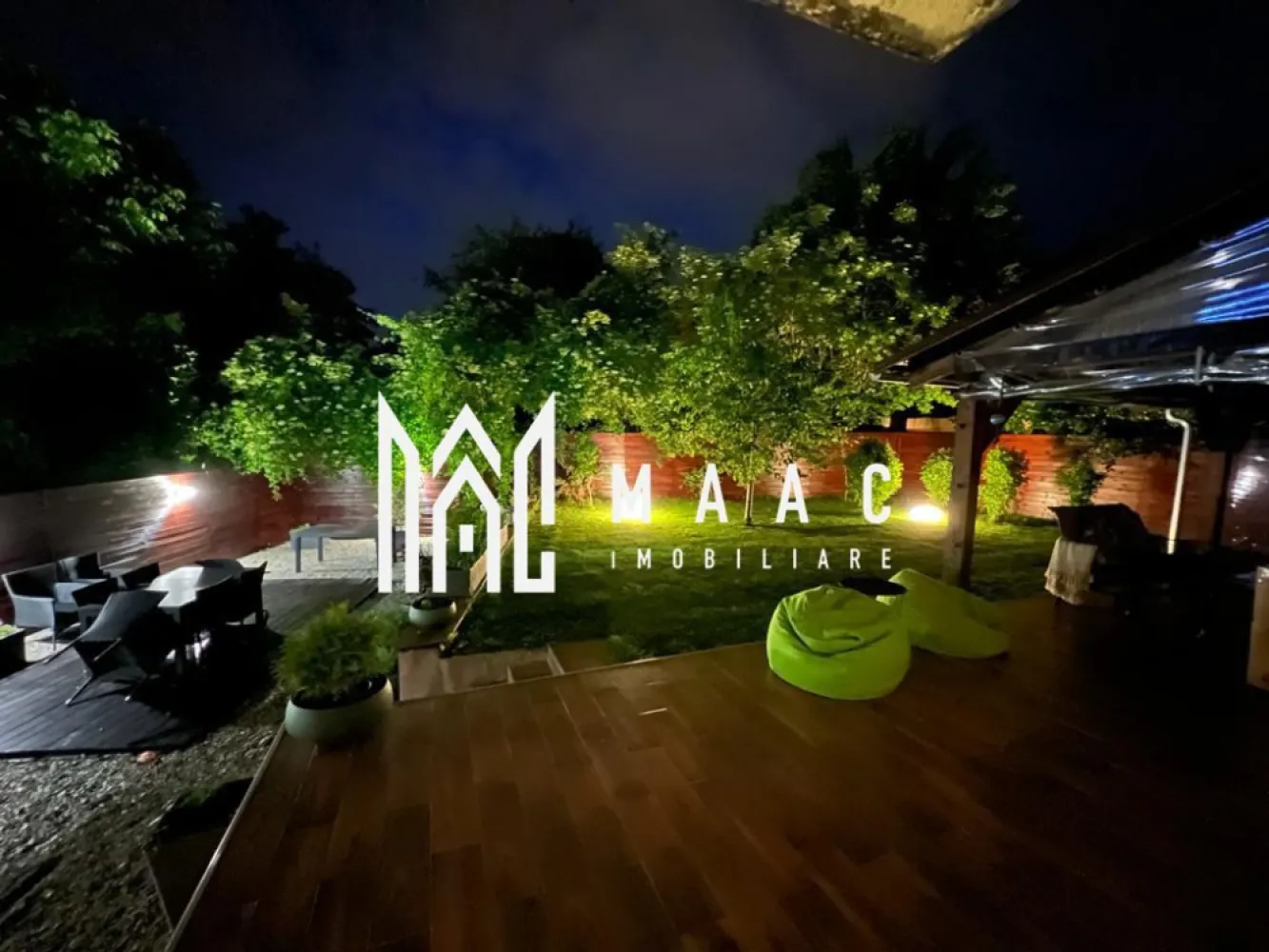 Casa individuala | Centru | Teren 628 mp - MAAC Imobiliare vă propune spre vânzare, în exclusivitate, o vilă situată în centrul orașului, la doar câteva minute de Piața Mare, o proprietate rară prin poziționare, suprafața terenului și nivelul de intimitate oferit.

Locuința este desfășurată pe S+P+E și beneficiază de o compartimentare funcțională, adaptată unui stil de viață confortabil:

parter:
-living cu ieșire pe terasă
-bucătărie
-birou
-hol
-baie

etaj:
-2 dormitoare
-open space care poate fi transformat în dormitor
-baie
-dressing

Podul casei a fost transformat într-un dormitor pentru oaspeți, foarte luminos, oferind un spațiu suplimentar util și versatil.

Proprietatea dispune de un teren în suprafață de 628 mp, amenajat cu gazon, asigurând un cadru verde și aerisit chiar în zona centrală a orașului. Poziționarea terenului oferă un nivel ridicat de intimitate, un avantaj major pentru o vilă situată în centrul urban.

Această vilă reprezintă o oportunitate pentru cei care își doresc o proprietate spațioasă, cu teren generos, în proximitatea Pieței Mari, beneficiind de acces rapid către punctele de interes centrale.

Pentru mai multe detalii, vă rugăm să menționați numărul CP1433641 la telefon.