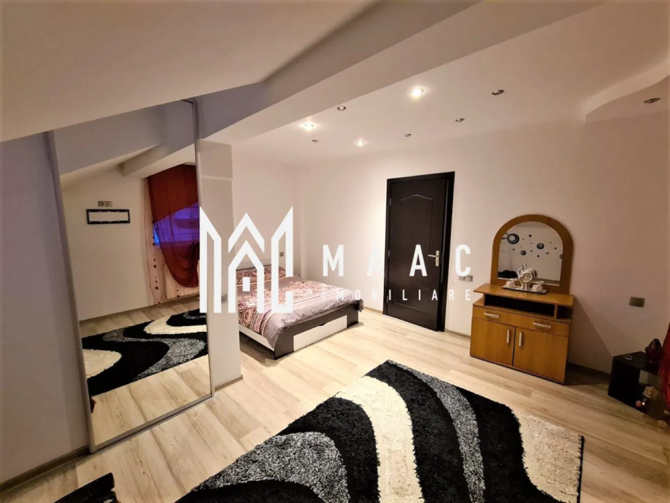 2 Case de vanzare + spatiu comercial | Zona Tiglari | 400 mp