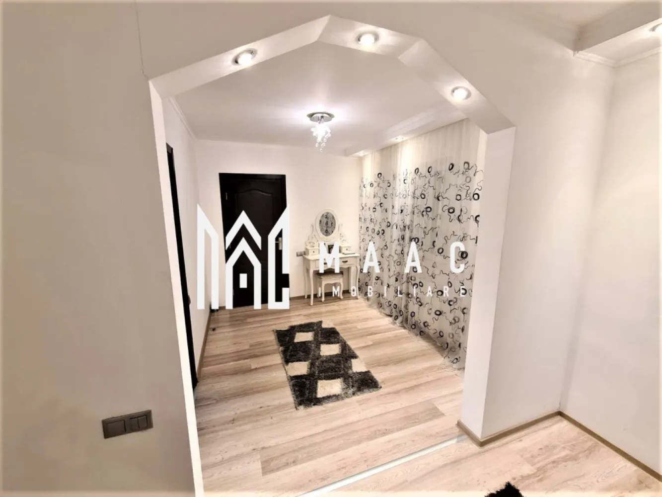 2 Case de vanzare + spatiu comercial | Zona Tiglari | 400 mp