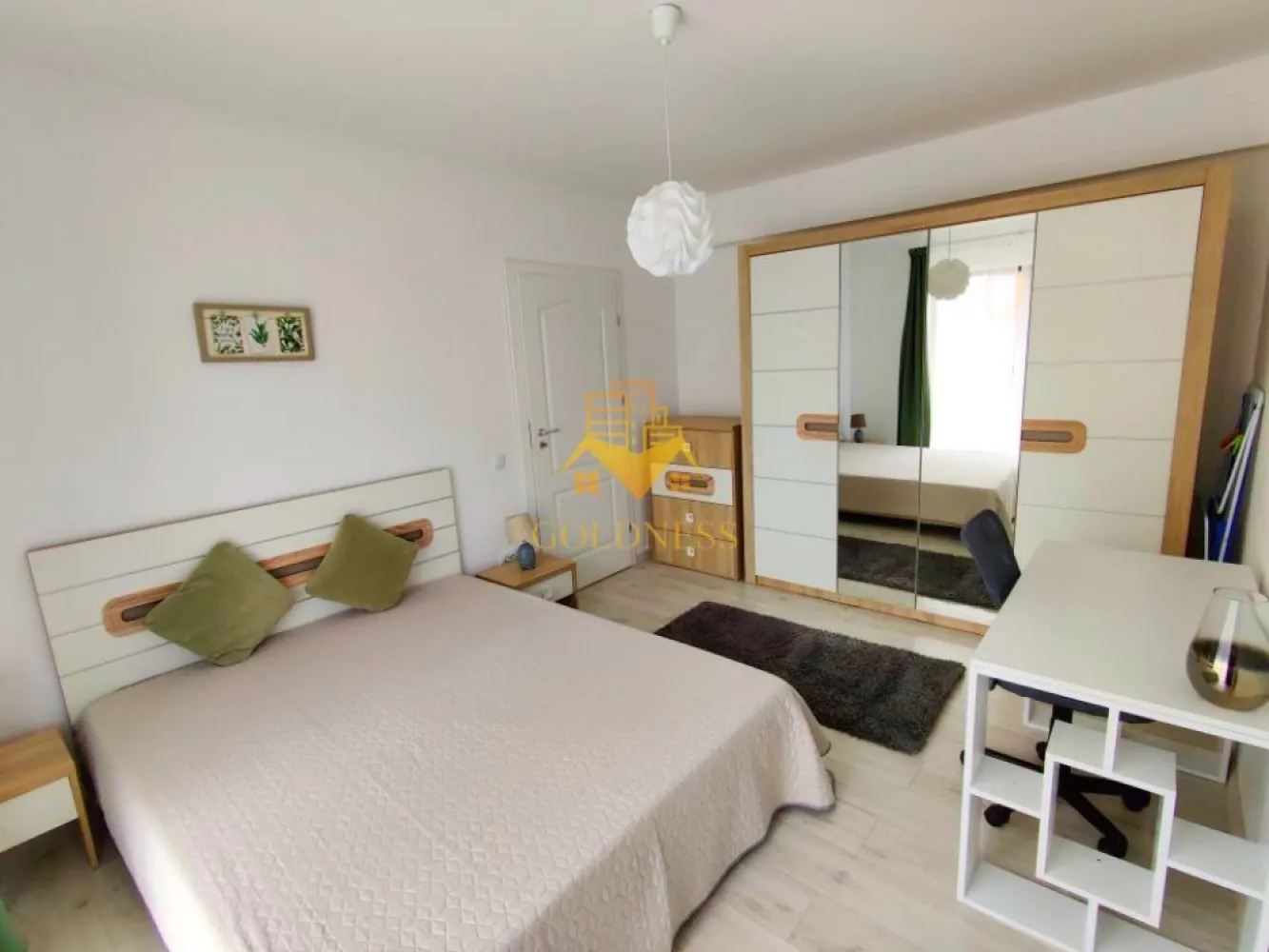 2 camere, open space, Parcare, Buna Ziua, Lidl, Grand Hotel Italia - GOLDNESS Imobiliare vă propune spre închiriere un apartament cu 2 camere open-space complet mobilat și utilat, la etajul 1 într-un imobil de 2 etaje, în cartierul Buna Ziua, in apropiere de LIDL, Grand Hotel Italia . 

Apartamentul este compartimentat astfel:
 - dormitor cu pat matrimonial, dressing, noptiere, comoda, birou

 - living cu bucatarie open-space complet utilată, canapea extensibilă, loc de servit masa 

 - baie cu vana, calorifer port prosop inox și dulap pentru depozitare.

 - terasa de 7mp.

Imobilul este dotat cu toate cele necesare- centrală proprie, mașină de spălat haine, frigider, aragaz, hotă, etc. 

Se află în apropierea stațiilor de transport în comun, magazine, restaurante, spații verzi, farmacii, etc. 

Dispune de loc de parcare inclusa in pret!

Dacă sunteți interesați de acest apartament și doriți să îl vizionați, dar și pentru alte oferte sau detalii nu ezitați să ne contactați telefonic sau prin e-mail. Vă stăm la dispoziție!